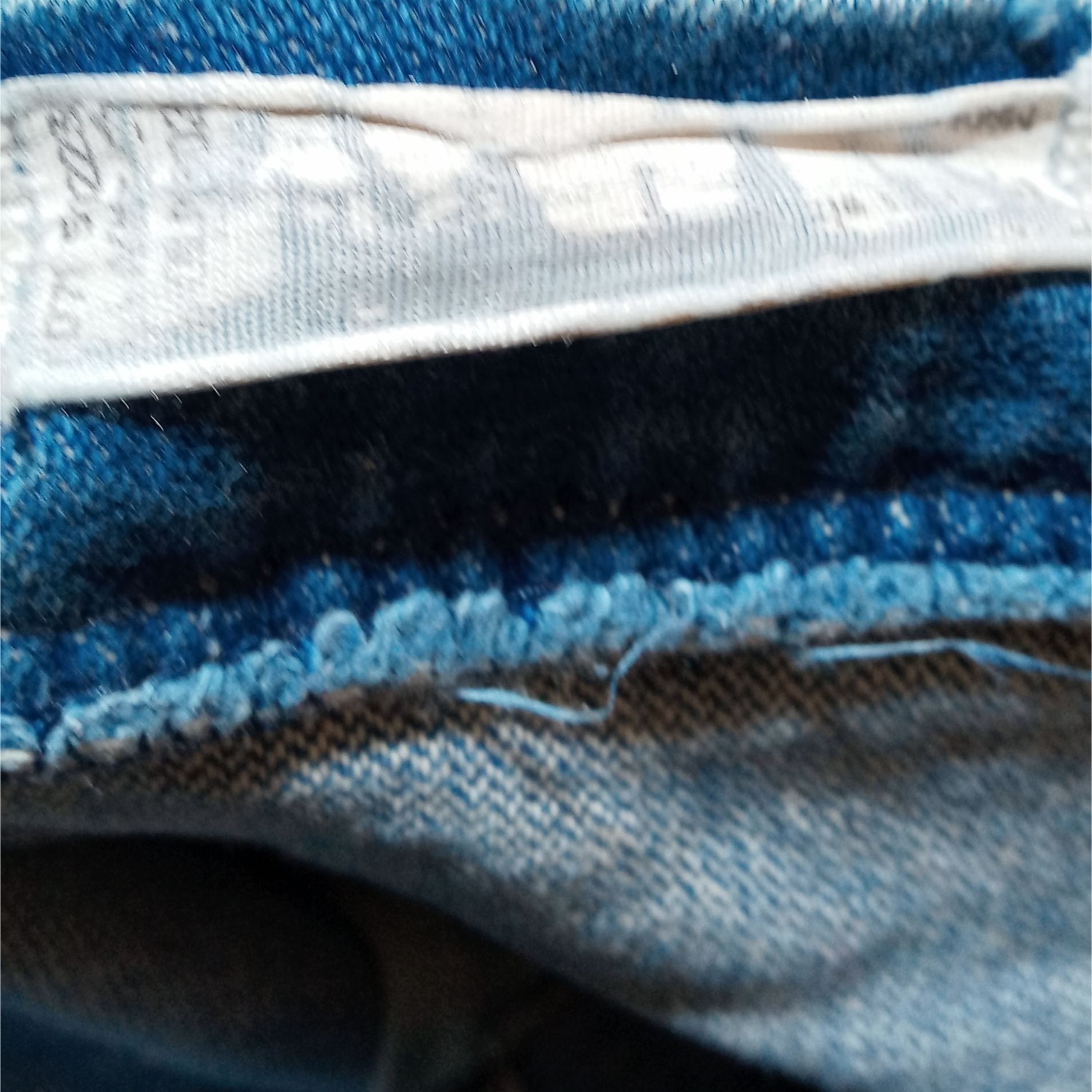 Wrangler Vintage Wrangler Mens Blue Jeans 37 x 28 Faded Worn Denim Co Size US 37 - 4 Thumbnail