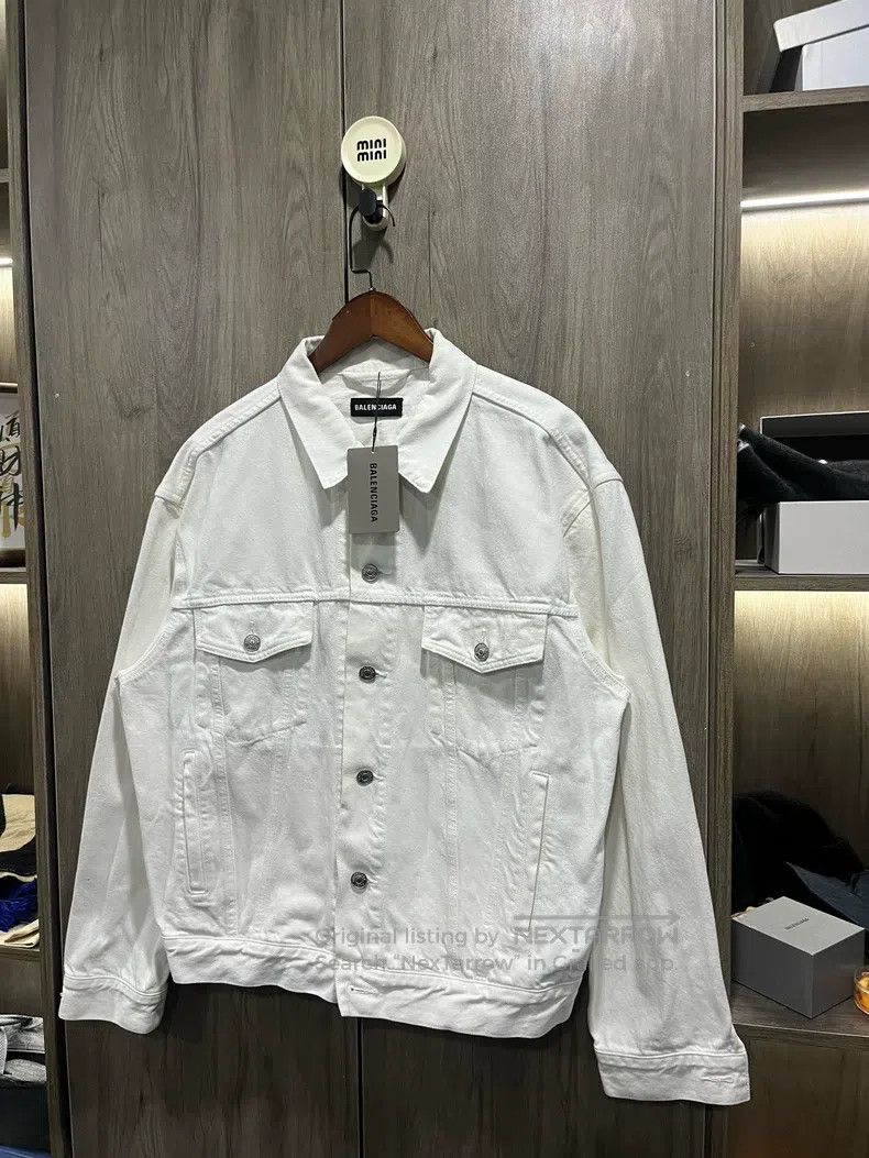 Balenciaga Balenciaga White large logo denim jacket Size US S / EU 44-46 / 1 - 5 Thumbnail