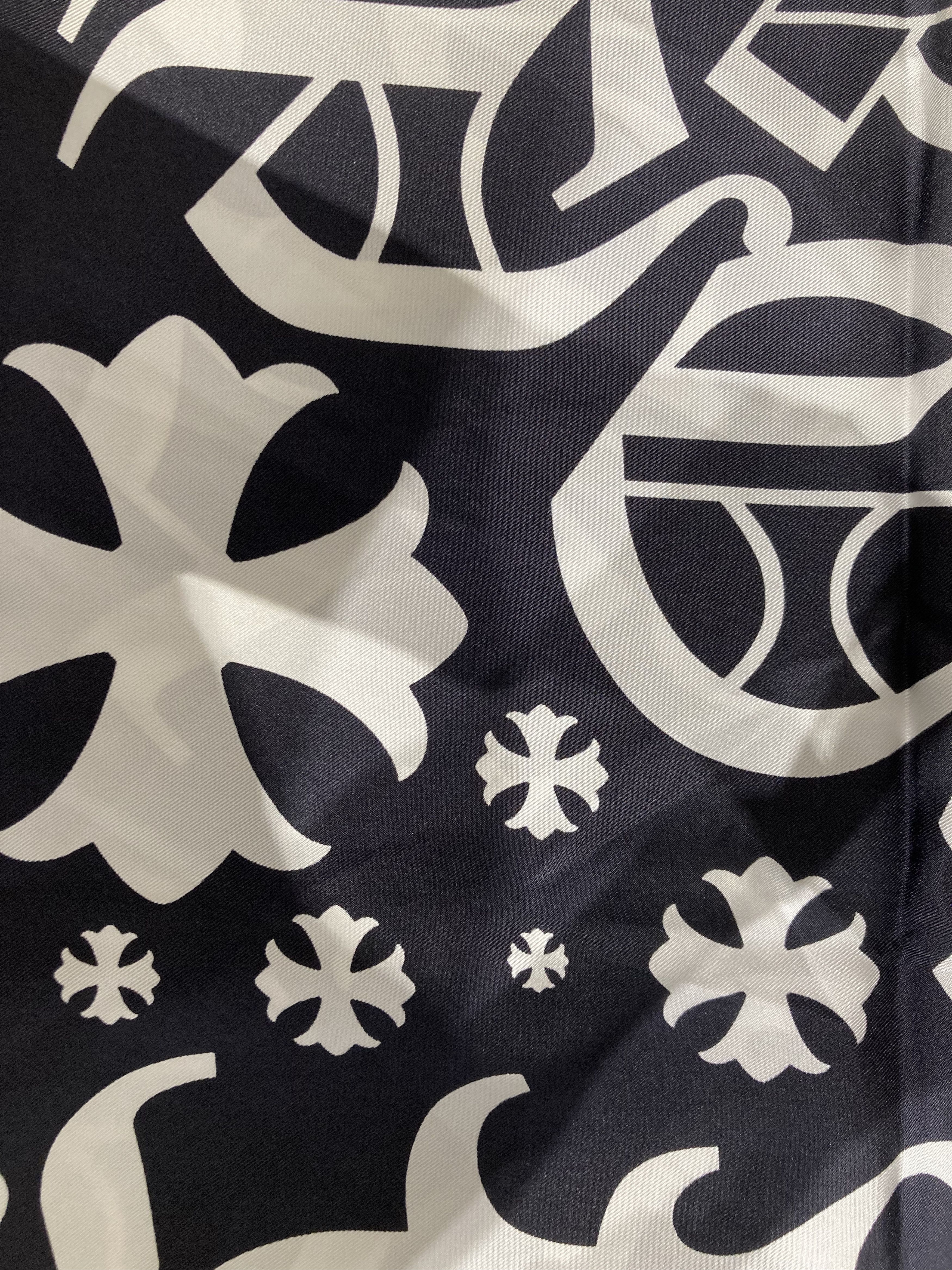 Chrome Hearts Chrome Hearts Script Cross Logo Slik Square Scarf Size ONE SIZE - 5 Thumbnail