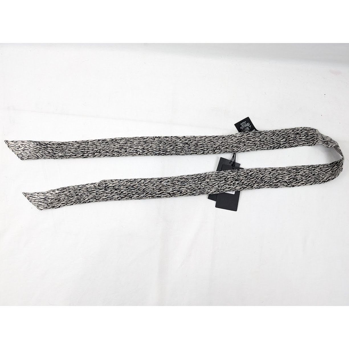 Saint Laurent Paris o1rshd1 Size: OS / Lavalliere Animalier Lana Scarf Off White Size ONE SIZE - 2 Thumbnail