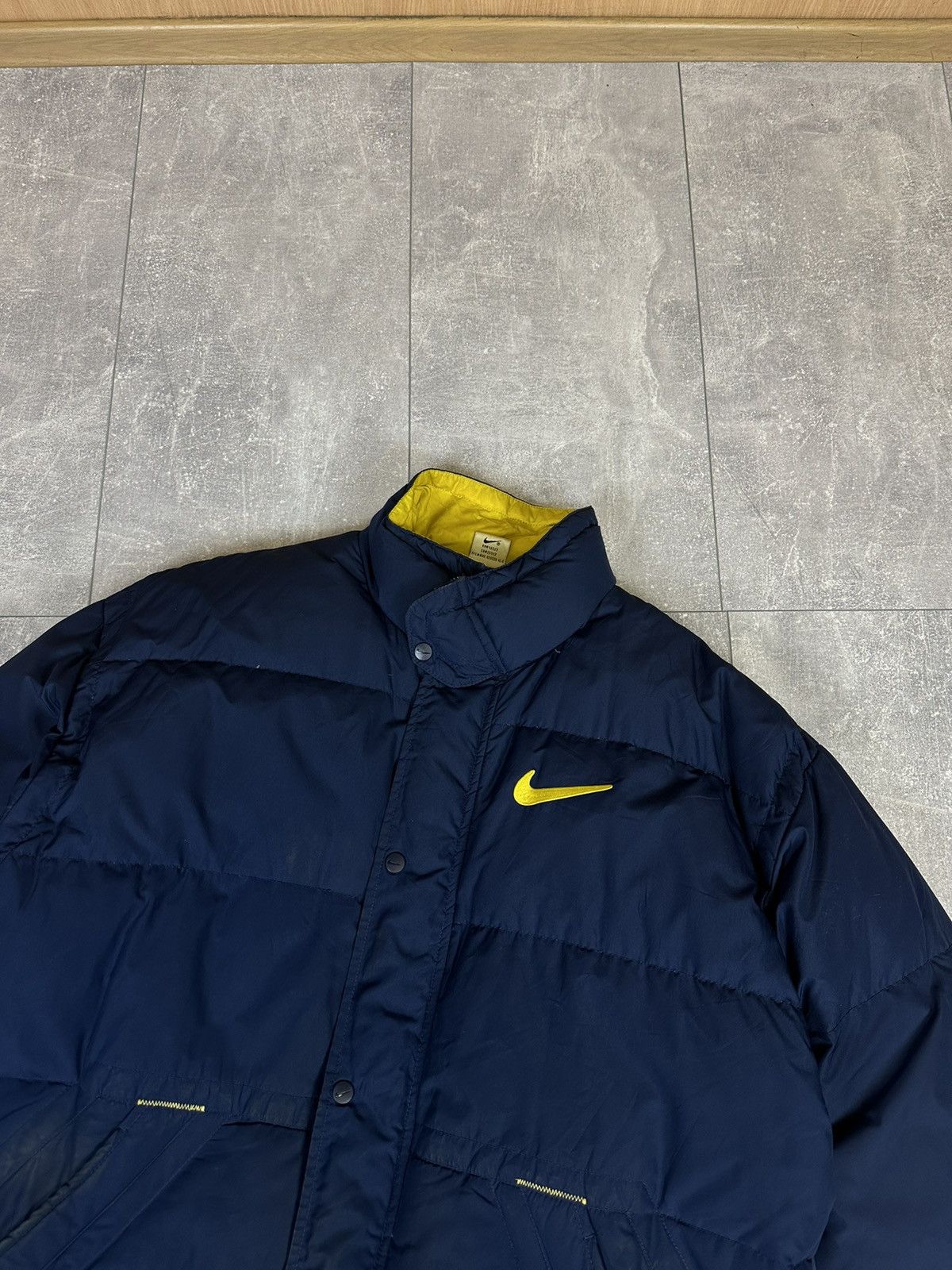 Vintage Men’s vintage rare Nike overprint logo Down jacket Size US L / EU 52-54 / 3 - 10 Thumbnail