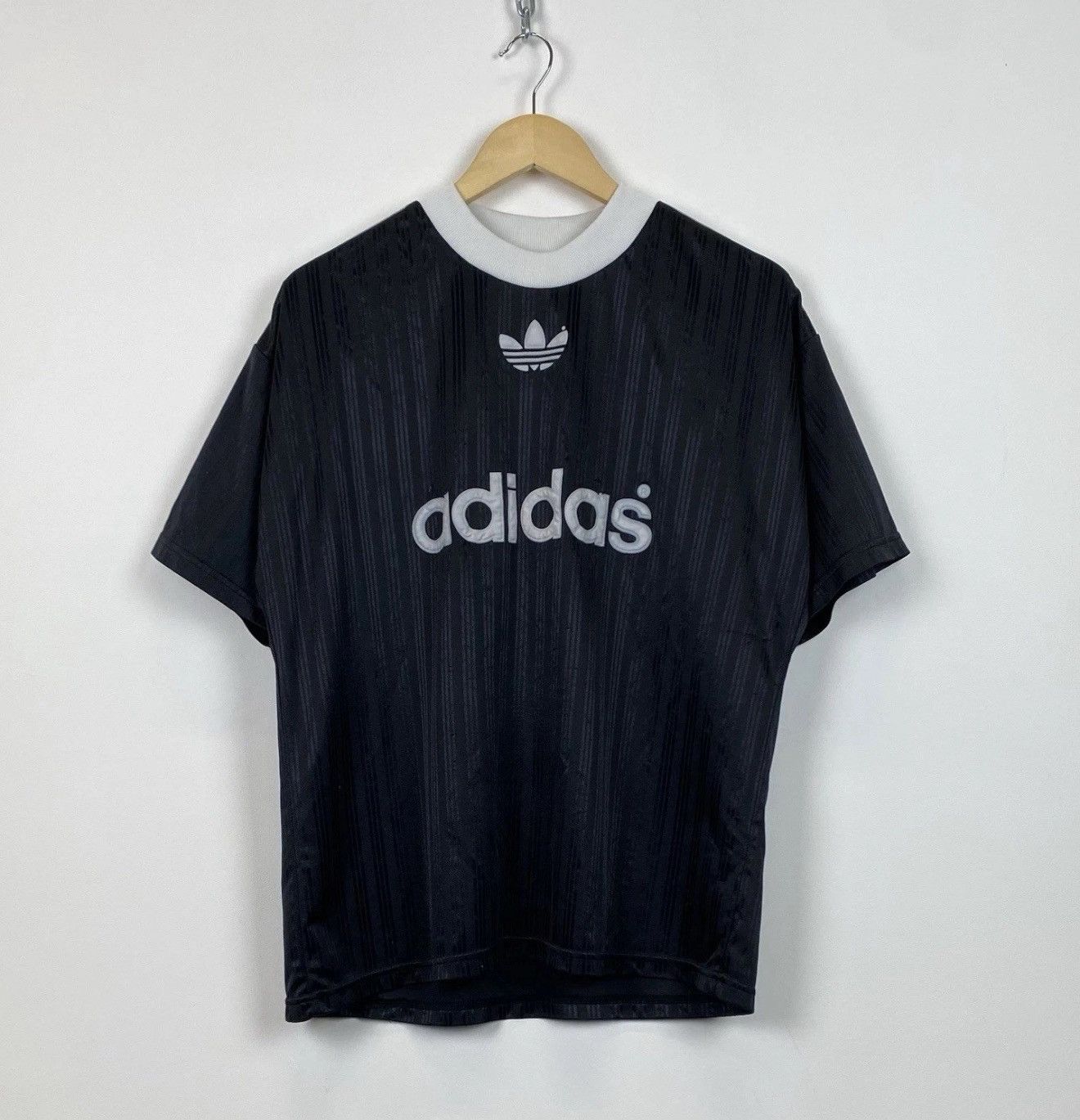 Adidas Vintage Adidas Black T-Shirt Made In England 90’s Big Logo Size US M / EU 48-50 / 2 - 1 Thumbnail