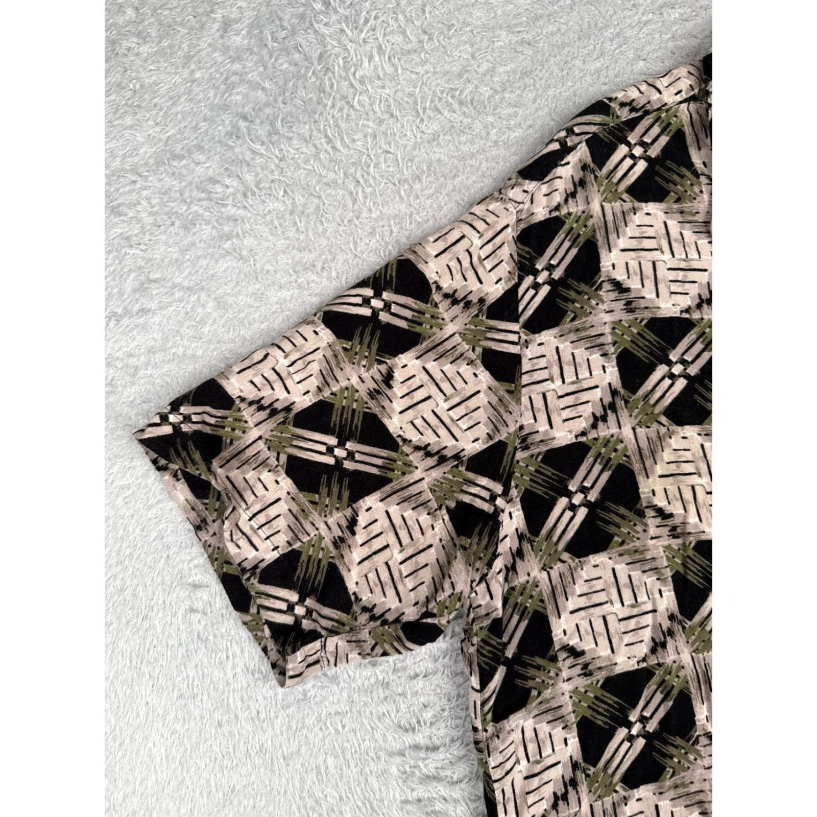 Vintage Puritan Shirt Men Large Beige Black Tile Geometric Hawaiian 100% Rayon Button Up Size US L / EU 52-54 / 3 - 3 Thumbnail