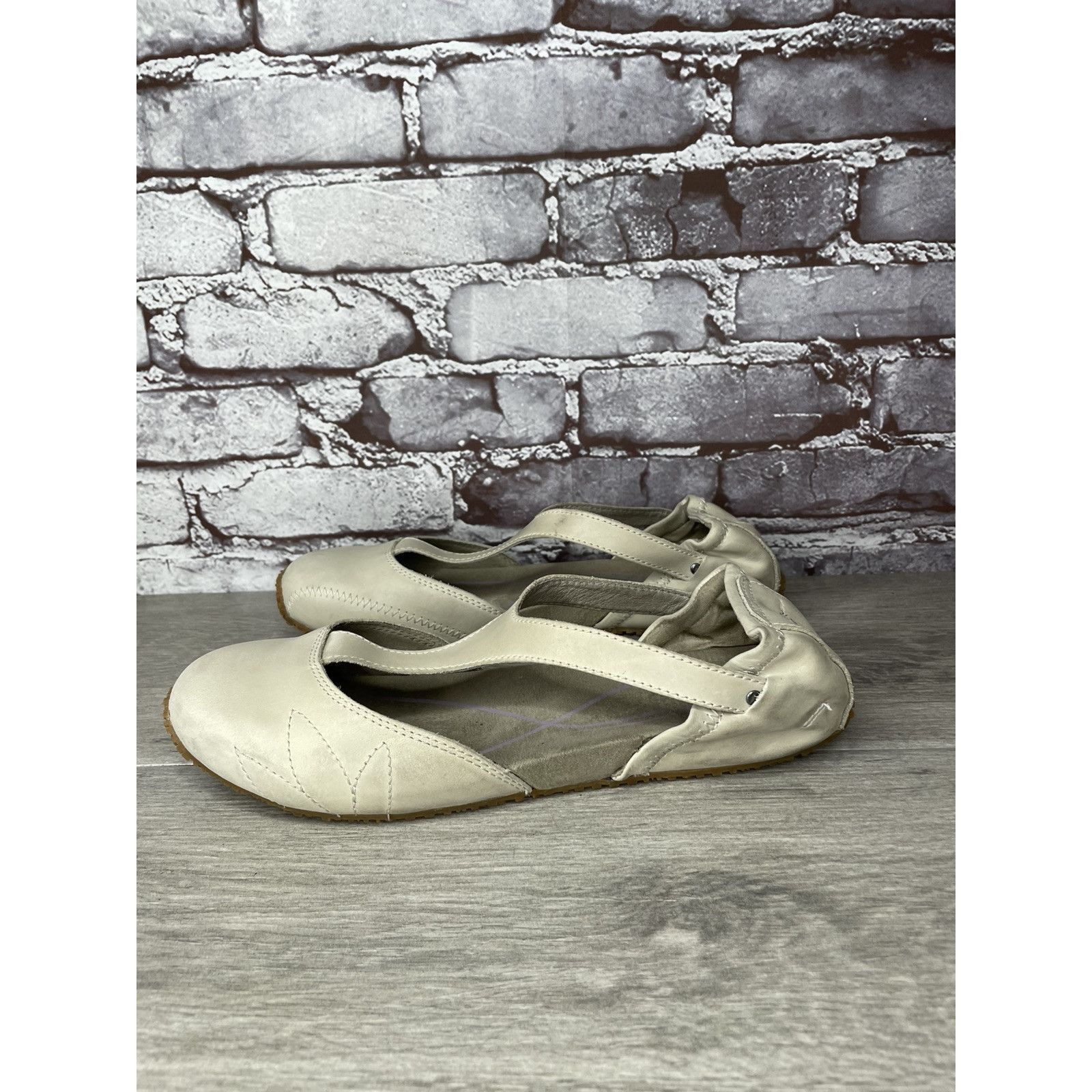 Eddie Bauer Eddie Bauer Beige Ivory Leather Closed Clogs Athletic Shoes Size US 10 / IT 40 - 6 Thumbnail