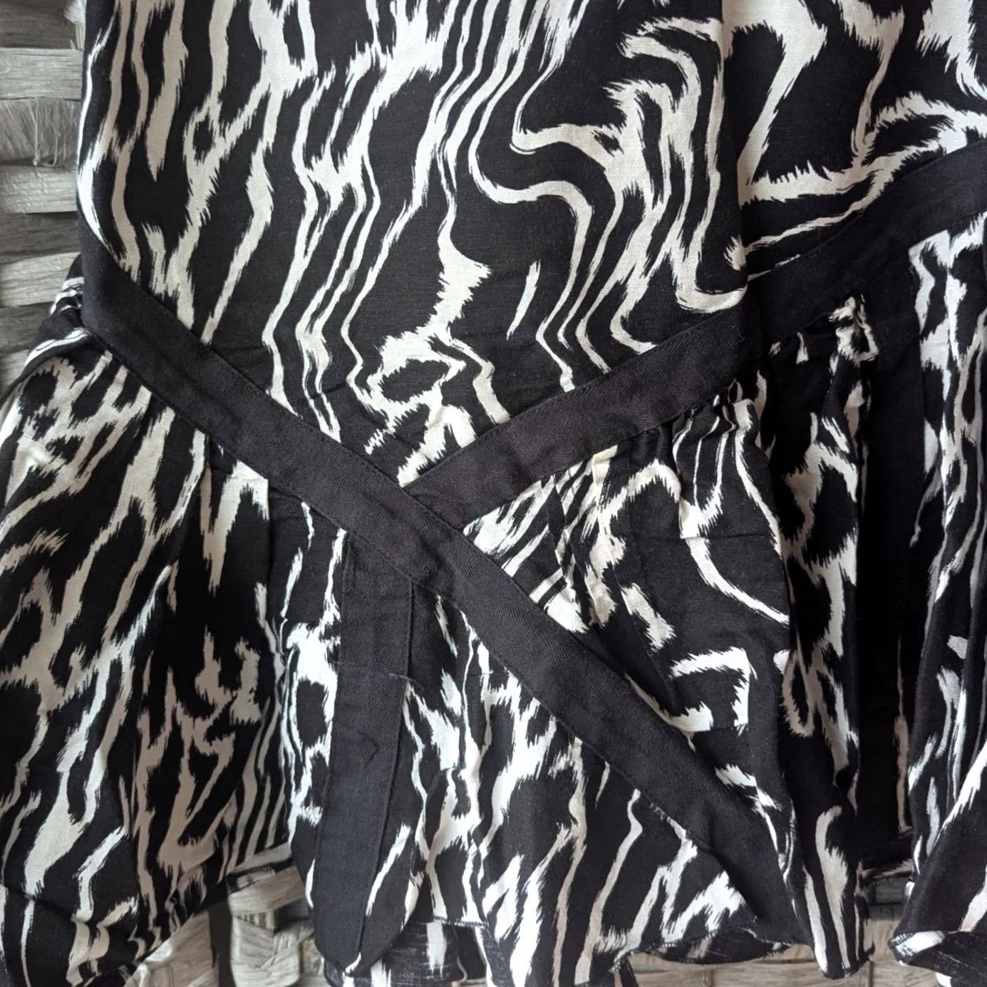 Vintage VINTAGE_Abstract Animal Print Mini Skirt Linen Blend Ruffle Zebra Size 4 Size 27" / US 4 / IT 40 - 2 Thumbnail
