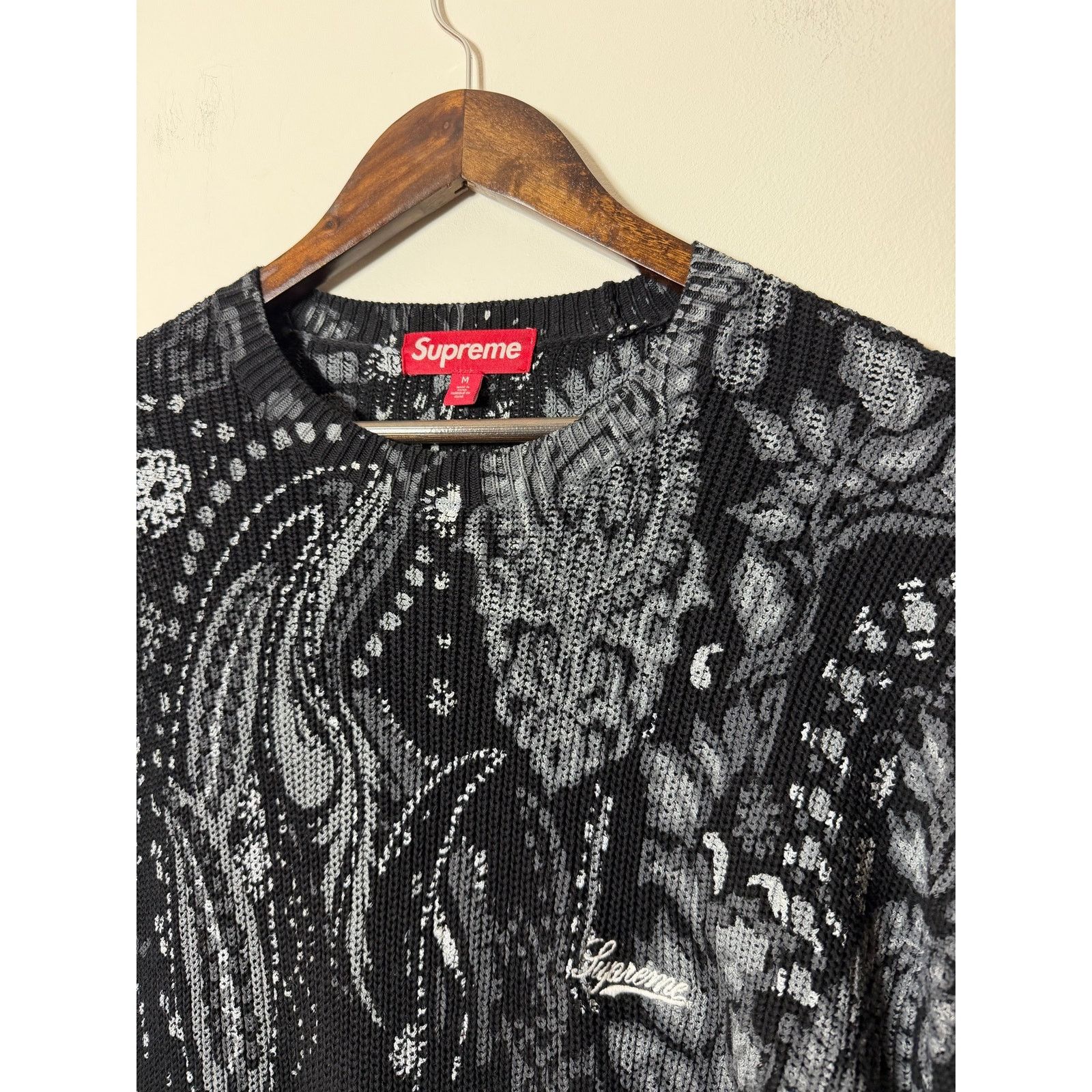 Supreme Supreme Printed Paisley Sweater 'Black' SS24 Size US M / EU 48-50 / 2 - 3 Thumbnail