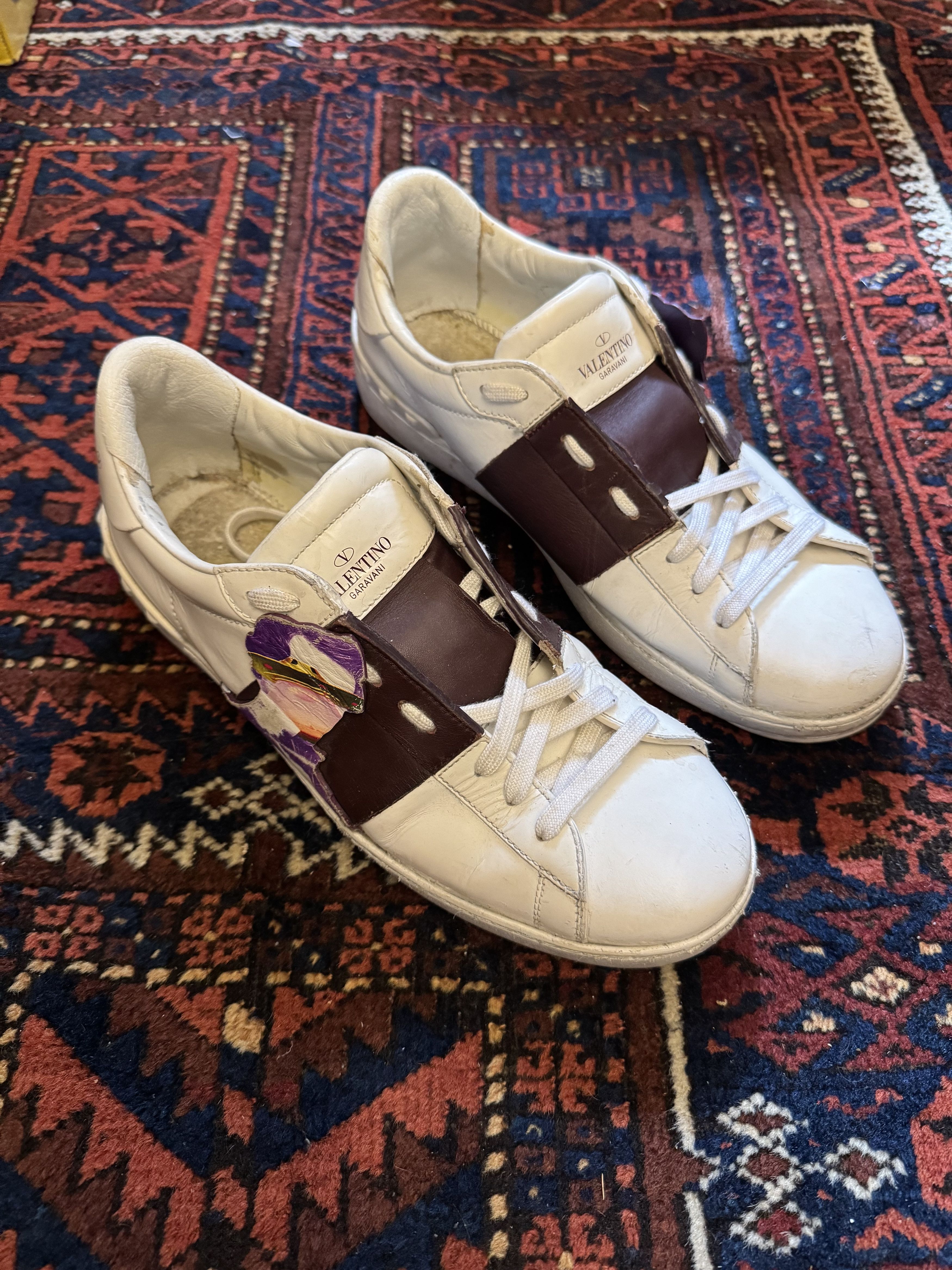 Giovanni Valentino Valentino Garavani White Sneakers Valentino Garavani Size US 11 / EU 44 - 1 Thumbnail