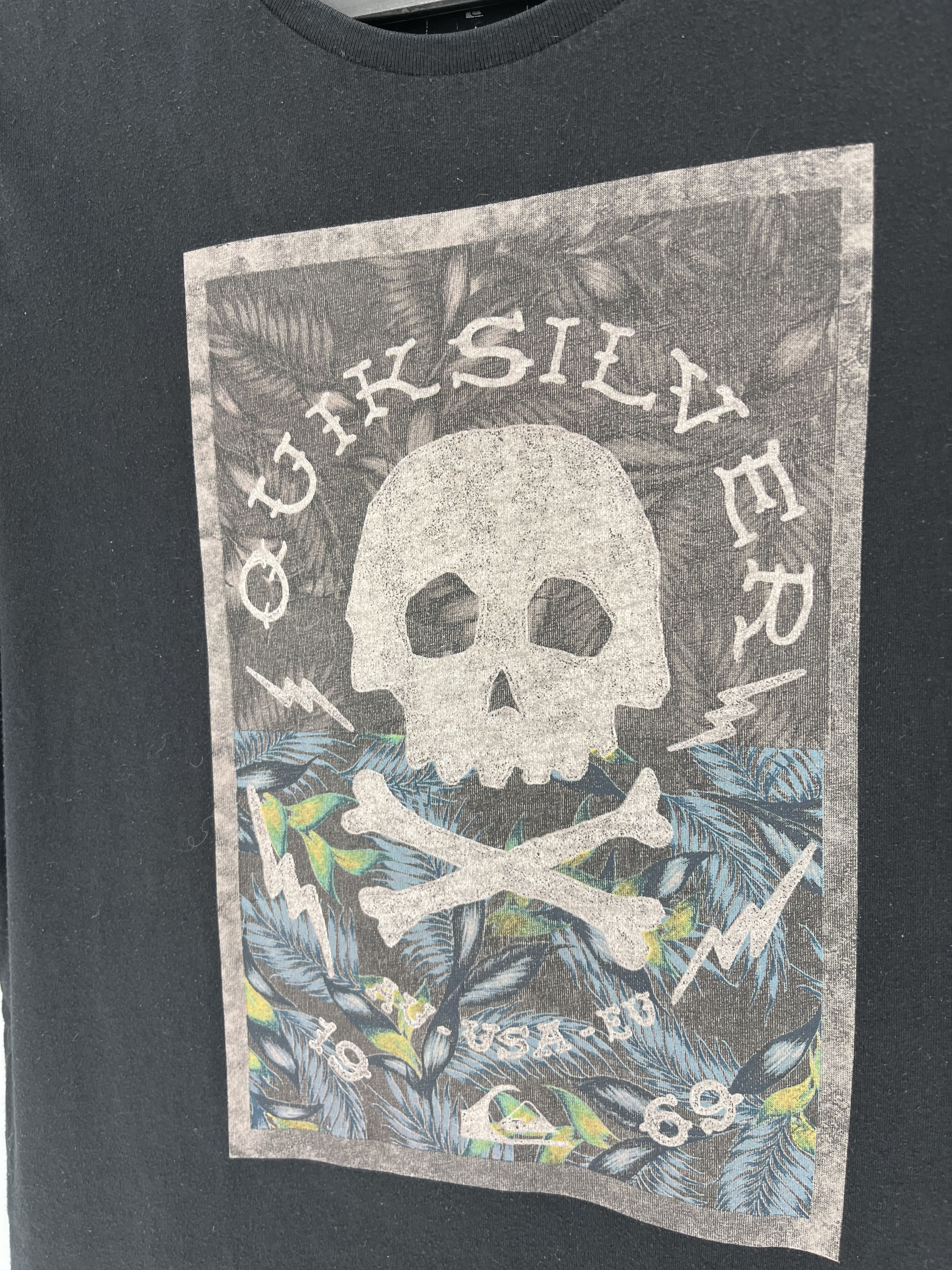 Quiksilver VTG Y2K Quiksilver Skull Logo Punk Design Surf Skate Tees Size US S / EU 44-46 / 1 - 7 Thumbnail