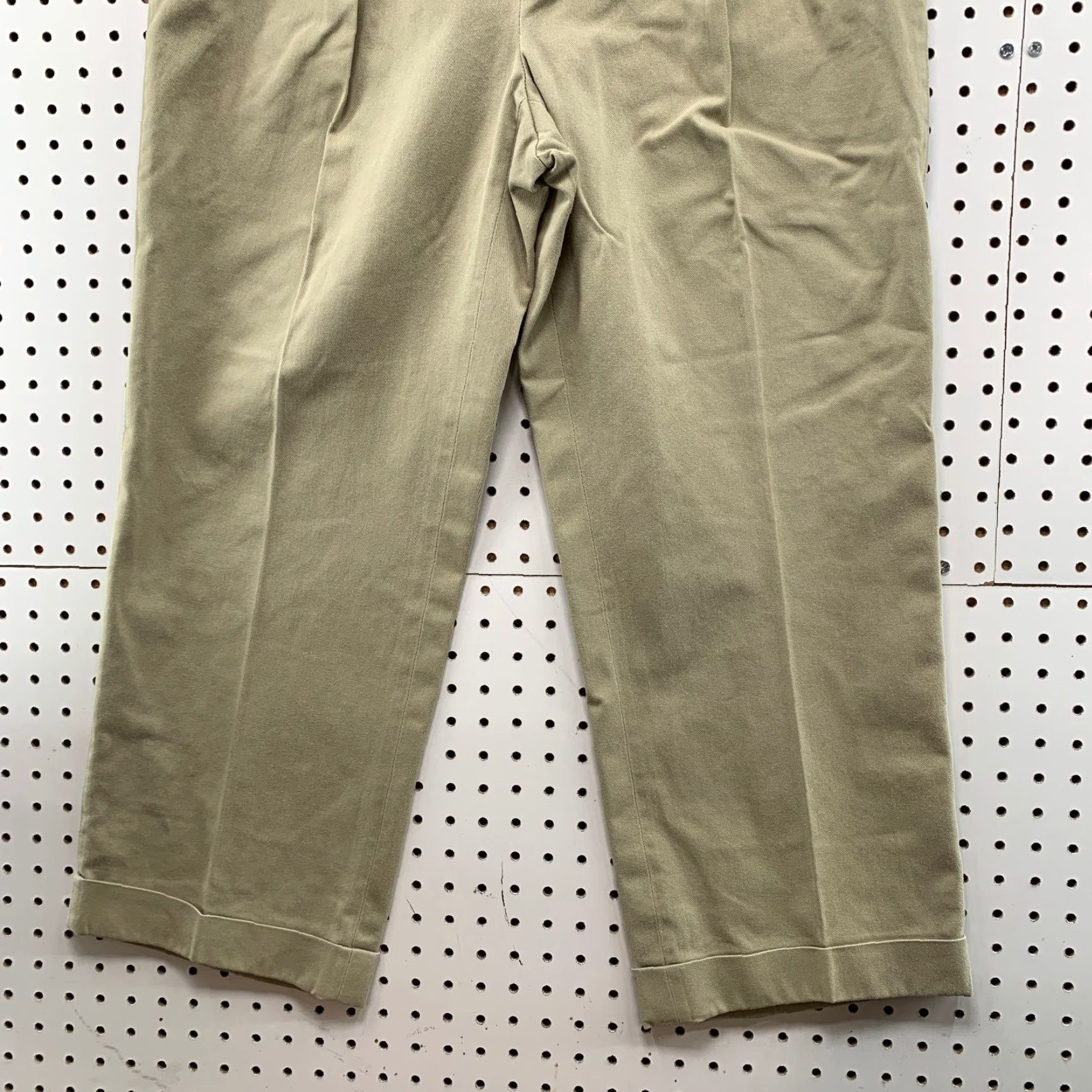 Paul Stuart **Vintage Paul Stuart Pleated Chino Pants Mens 34 Beige Mid Rise** User: **Vintage Paul Stuart Pleated Chino Pants Mens 34 Beige** Size US 34 / EU 50 - 7 Thumbnail
