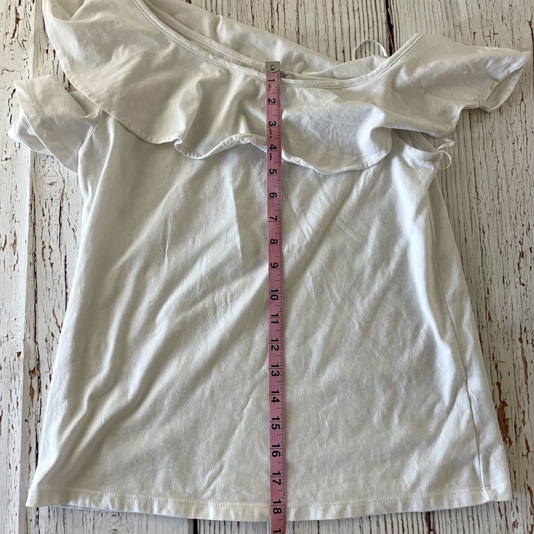J.Crew J. Crew Short Sleeve Cold Shoulder Ruffle Top Women's XS White Shirt XS Women White J. Crew Blouse Ruffle Cold Shoulder Shirt White Women's XS Size XS / US 0-2 / IT 36-38 - 4 Thumbnail