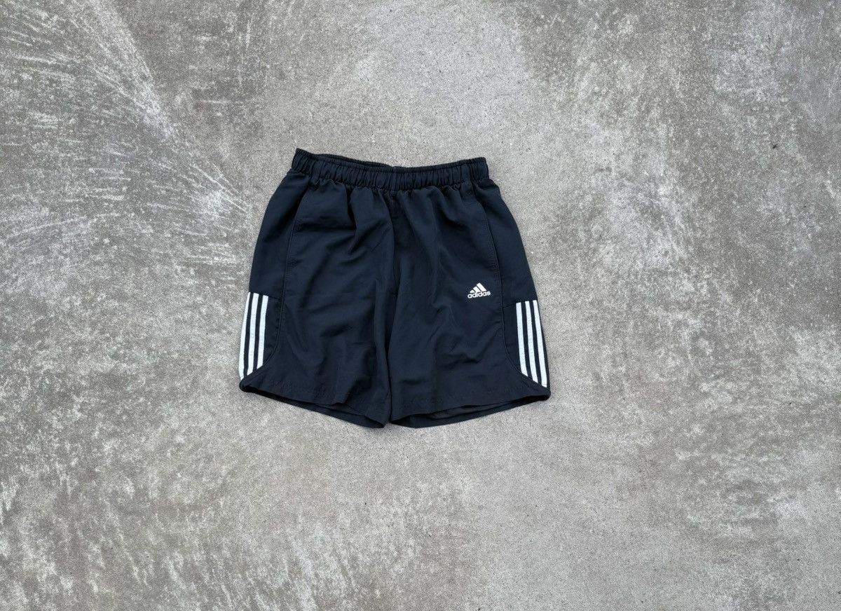 Adidas Vintage adidas Y2K streetwear buggy wide oversized shorts Size US 33 - 4 Thumbnail