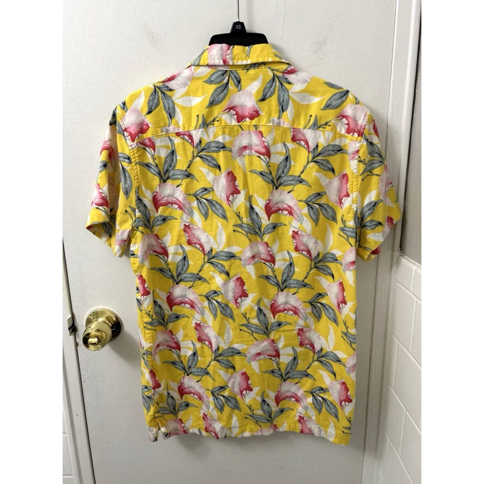 Abercrombie & Fitch Abercrombie & Fitch Shirt Mens Size Small Yellow Floral Print Short Sleeve Button Up Camp Collar Size US S / EU 44-46 / 1 - 6 Thumbnail