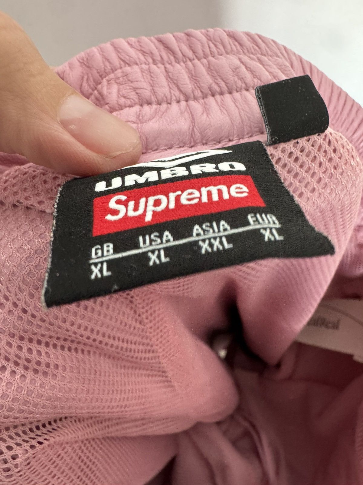 Supreme × Umbro Pink Leather track pants Size US 36 / EU 52 - 6 Thumbnail