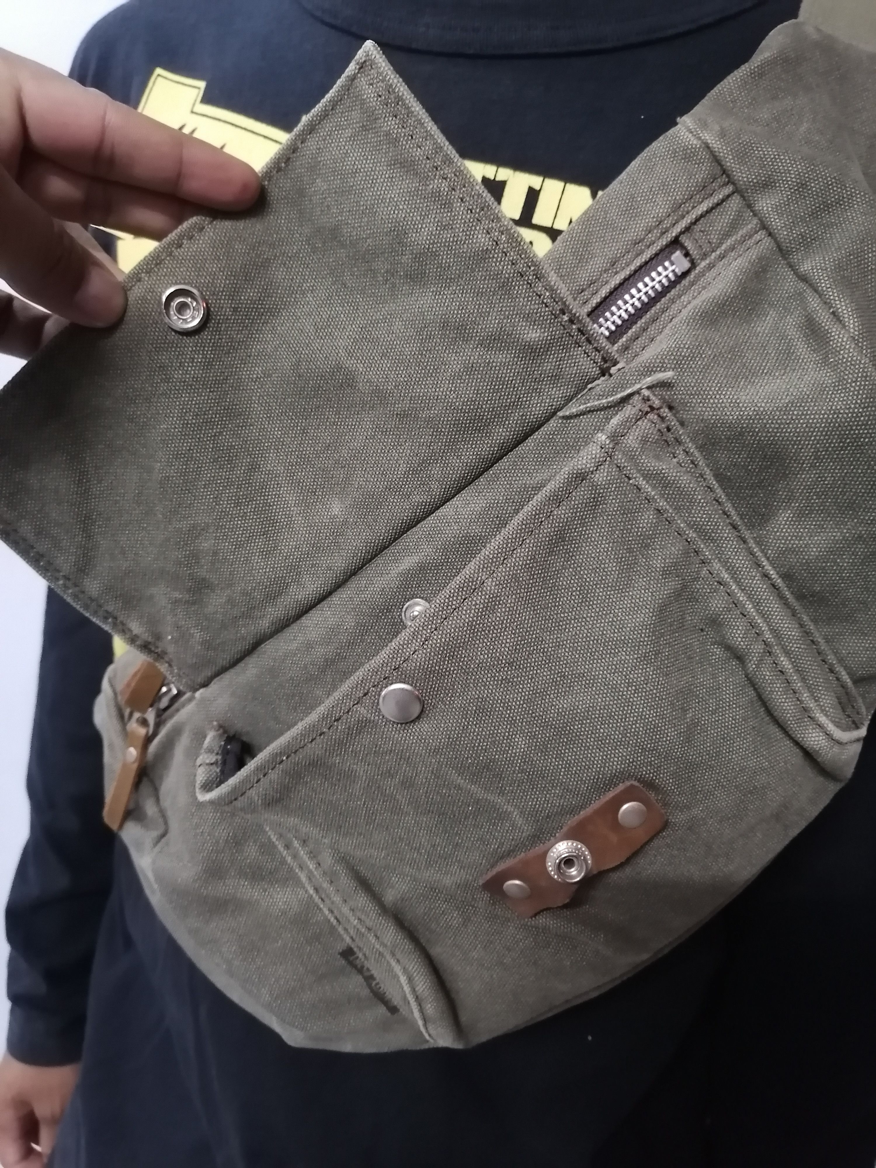 Japanese Brand × Vintage Baggy Port Japan Canvas Olive Green Crossbody Bag Size ONE SIZE - 5 Thumbnail