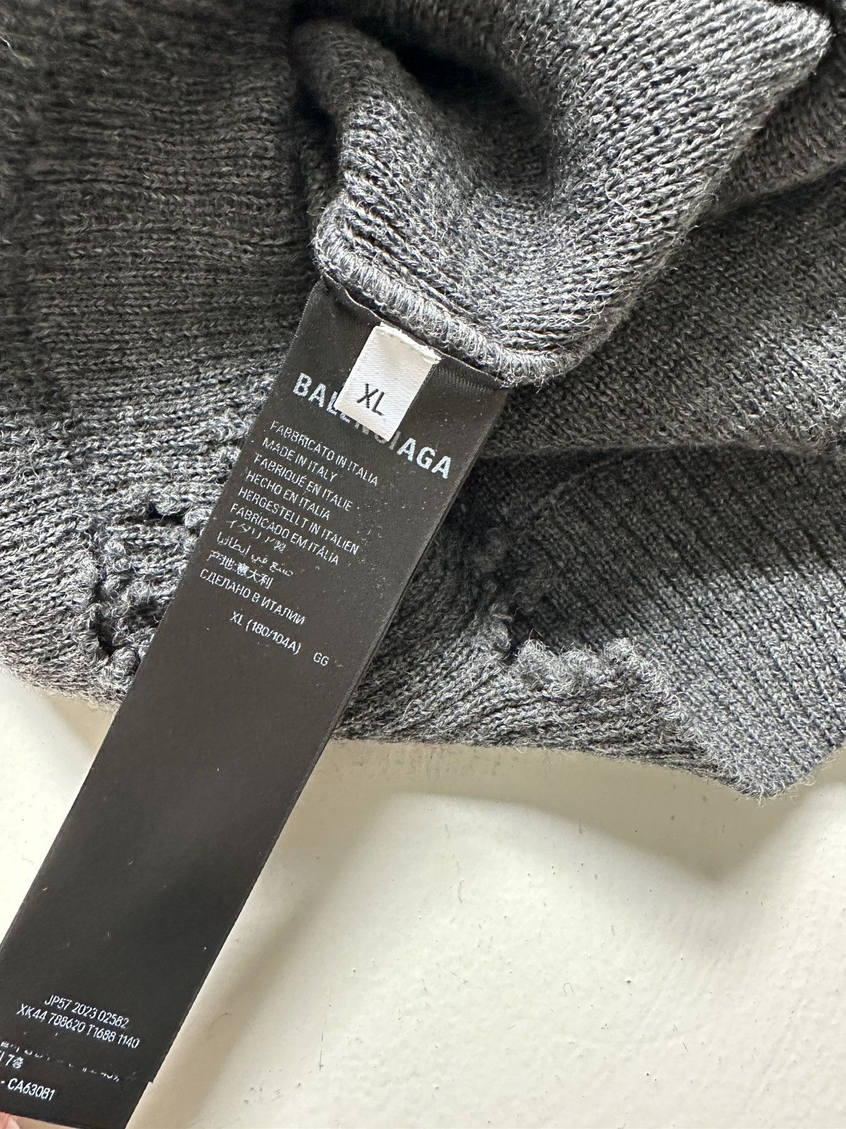 Balenciaga Distressed knit fitted sweater Size US XL / EU 56 / 4 - 4 Thumbnail
