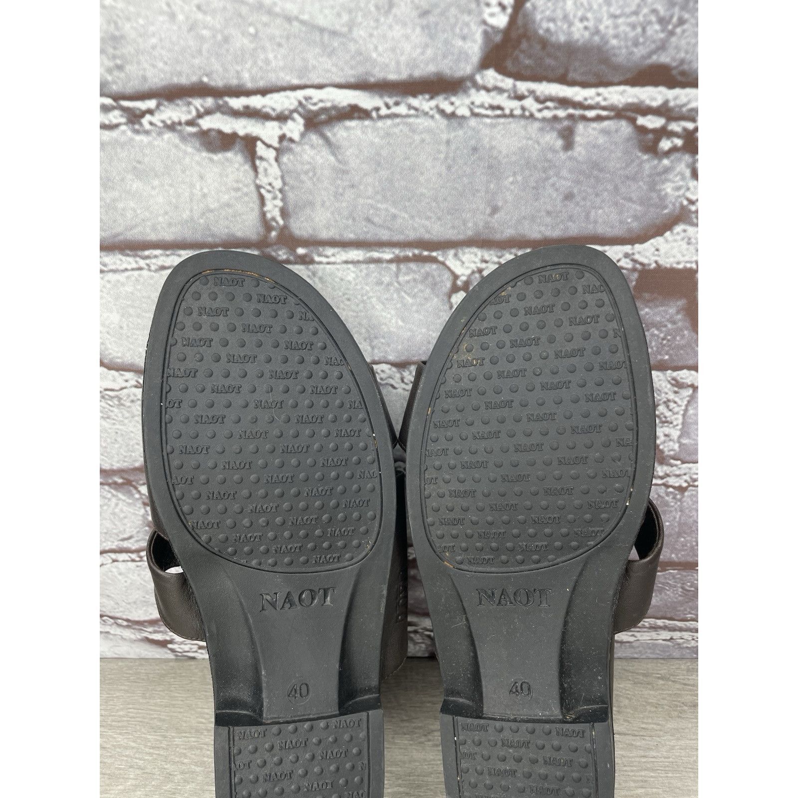 Other Naot Brown Leather Casual Low Heel Strap Slides Sandals Wome Size US 10 / IT 40 - 12 Thumbnail