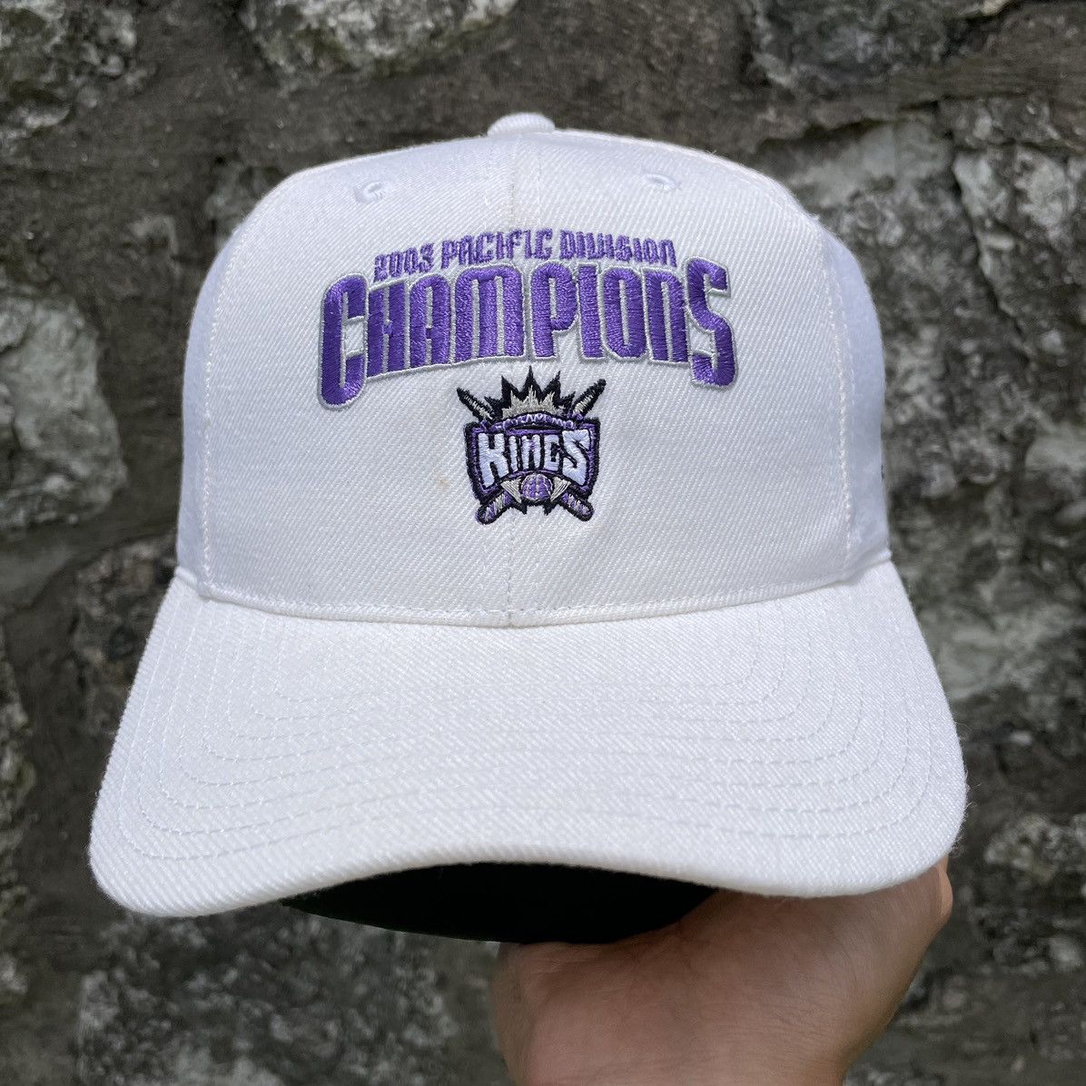 Reebok Vtg Reebok Sacramento Kings Pacific Division Strapback Hat Size ONE SIZE - 1 Thumbnail