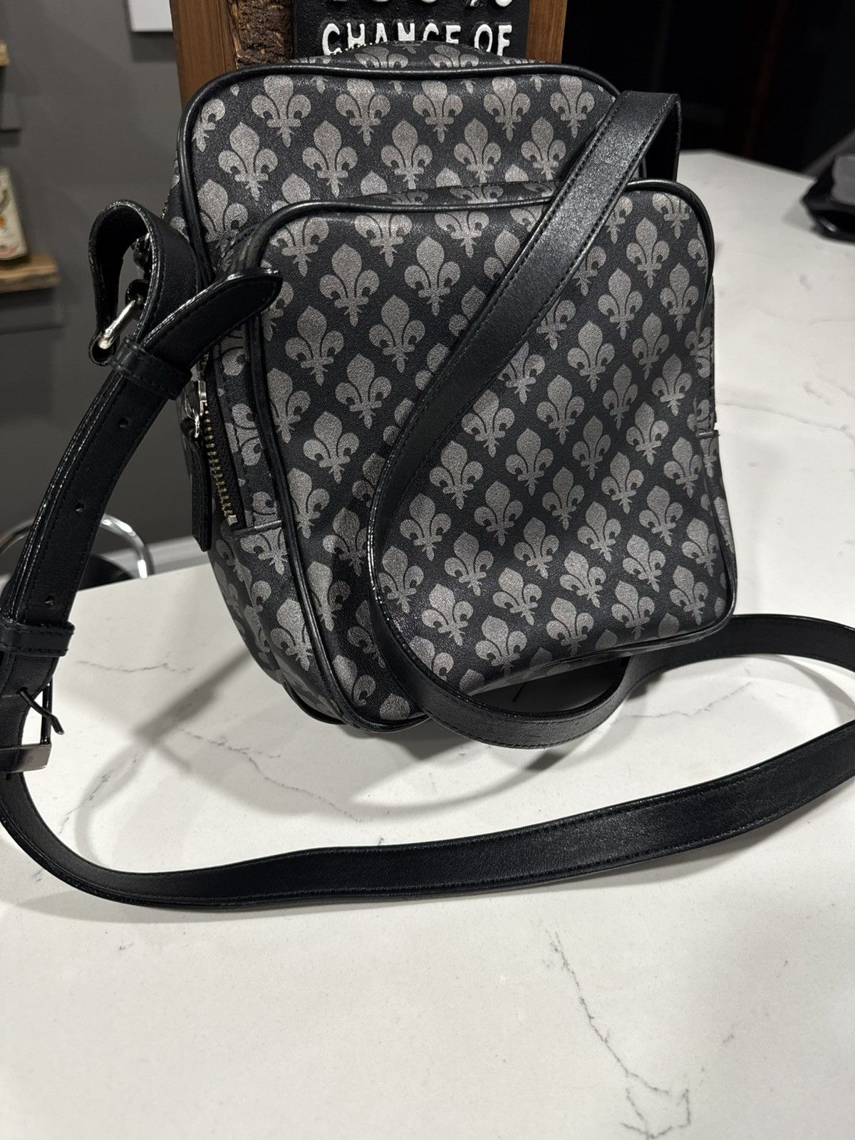 Patrick Cox Vintage Patrick Cox Fleur-De-Lis Monogram Side Bag Size ONE SIZE - 2 Thumbnail
