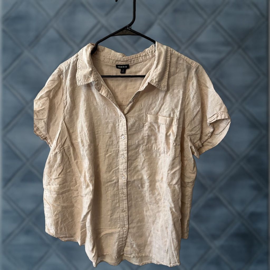 Torrid VINTAGE Torrid Women's Plus Shirt 2X Pink Short Sleeve Button-Up Boho Casual Fall Spring Summer Women Size XXL / US 16-18 / IT 52-54 - 1 Thumbnail