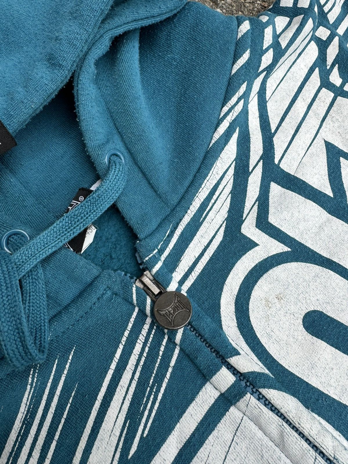 Tapout Vintage Tapout Zip Hoodie MMA Print Size US L / EU 52-54 / 3 - 9 Thumbnail