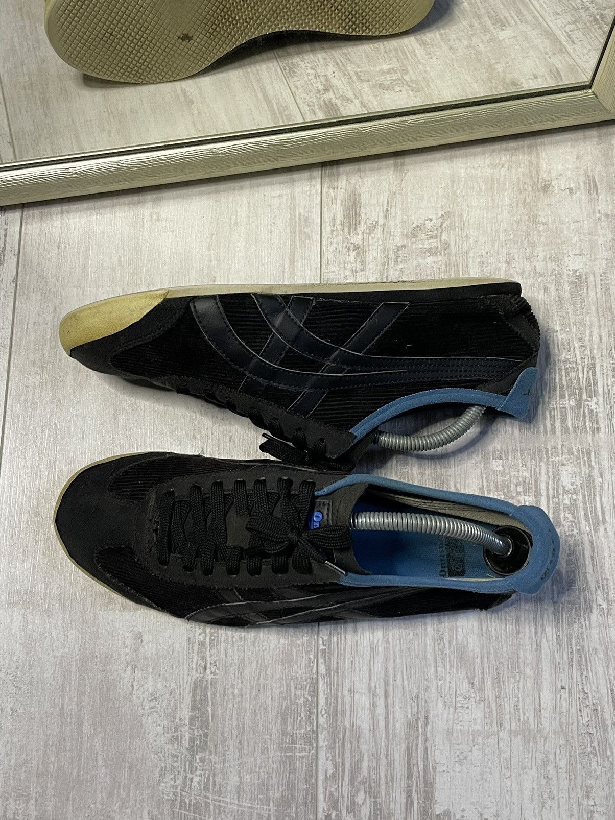 Asics Vintage Asics Onitsuka Tiger Mexico 66 Black Welvet Sneakers Size US 8 / EU 41 - 3 Thumbnail