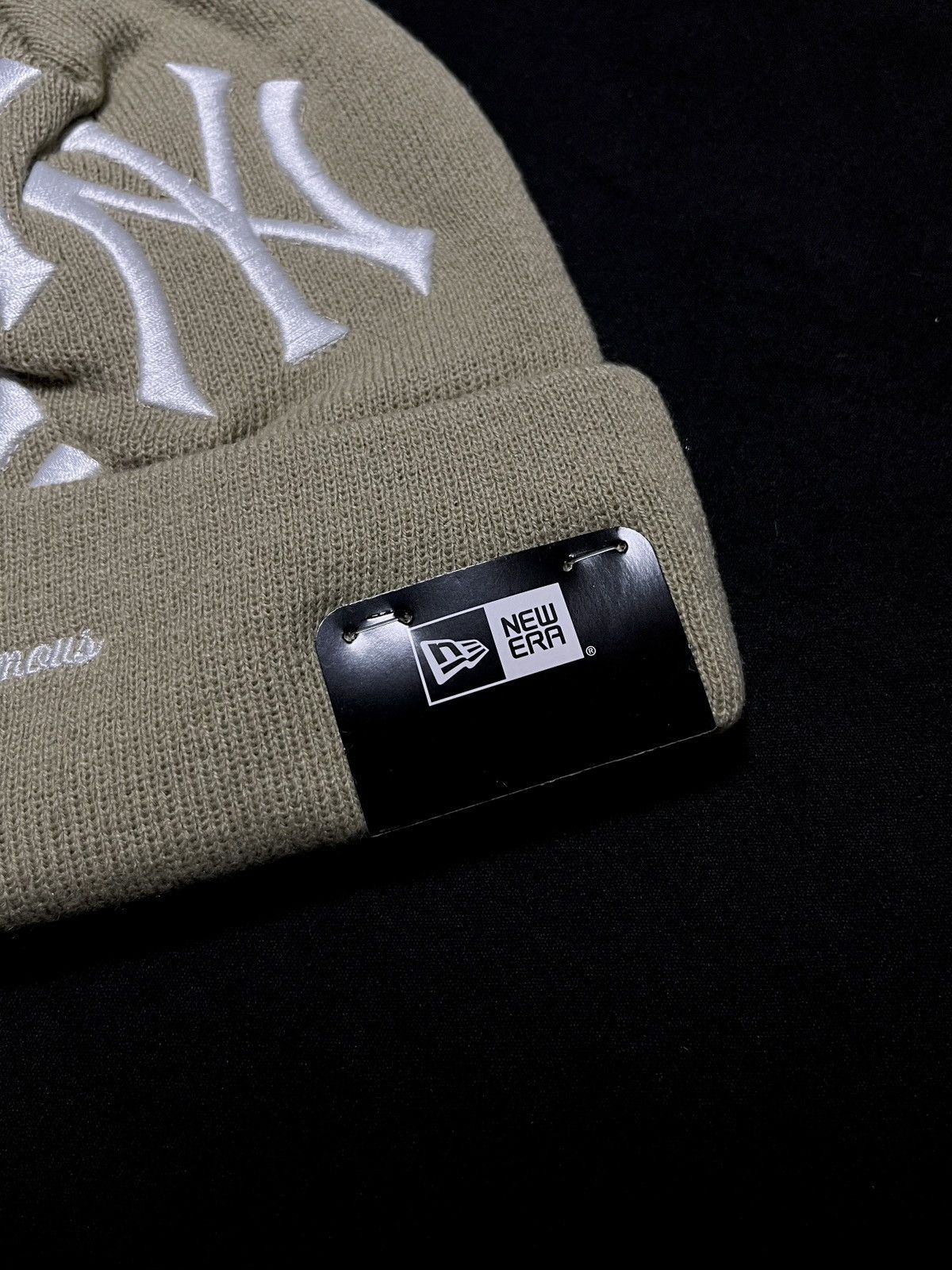 New Era × Supreme Rare Supreme New York Yankees New Era Box Logo Khaki Beanie Size ONE SIZE - 7 Thumbnail
