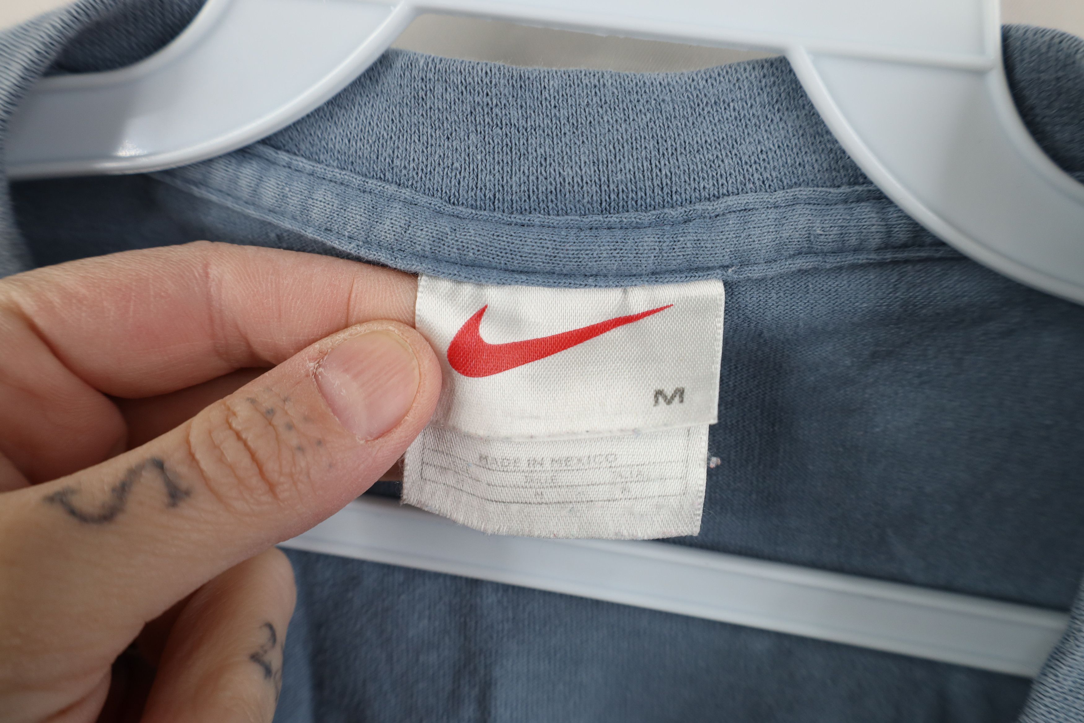Nike Vintage 90s Nike Scott Mini Swoosh Short Sleeve T-Shirt Size US M / EU 48-50 / 2 - 6 Thumbnail