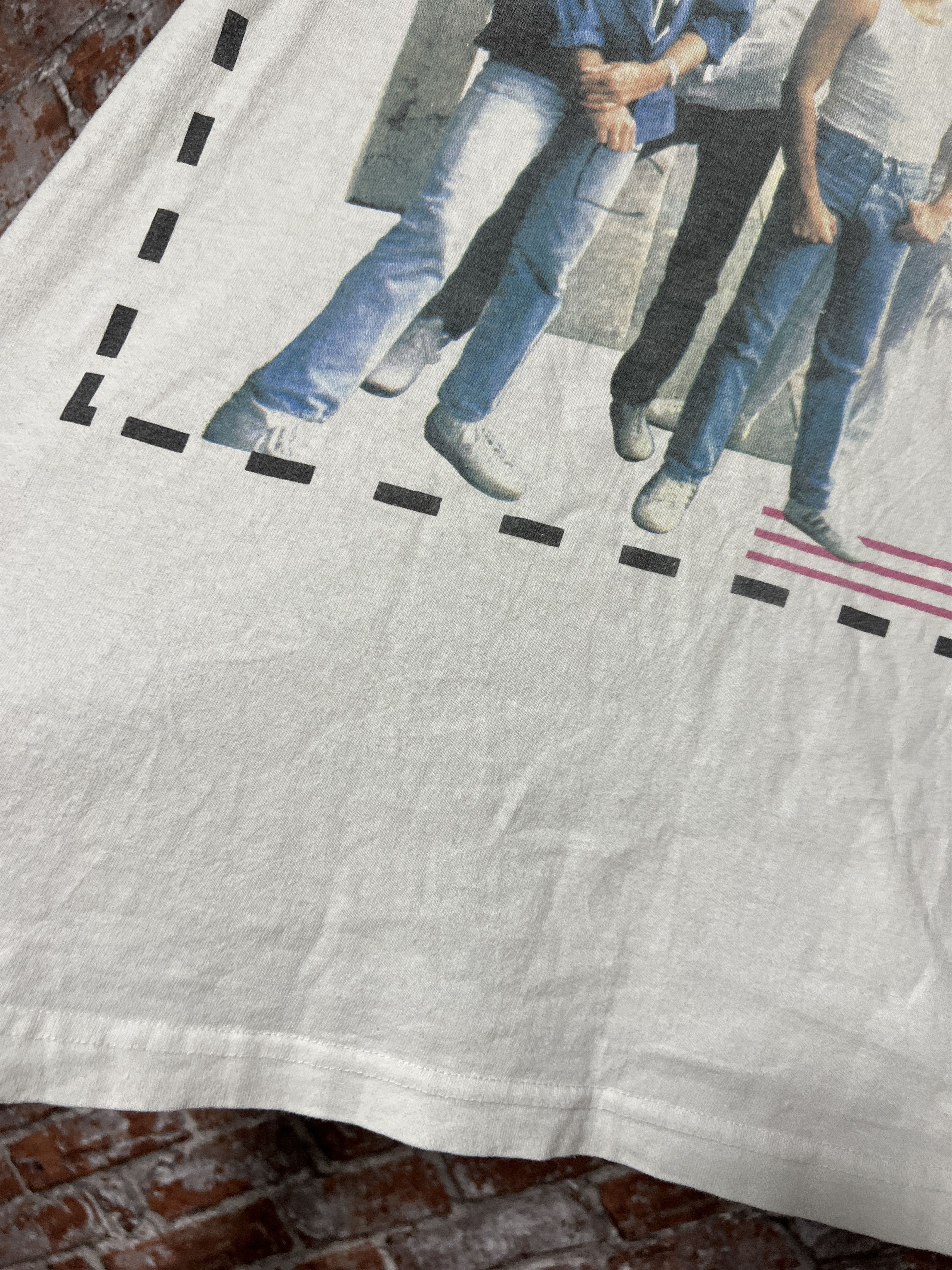 Band Tees Vintage 80s Queen Rare Rock Band T-shirt Size US L / EU 52-54 / 3 - 12 Thumbnail