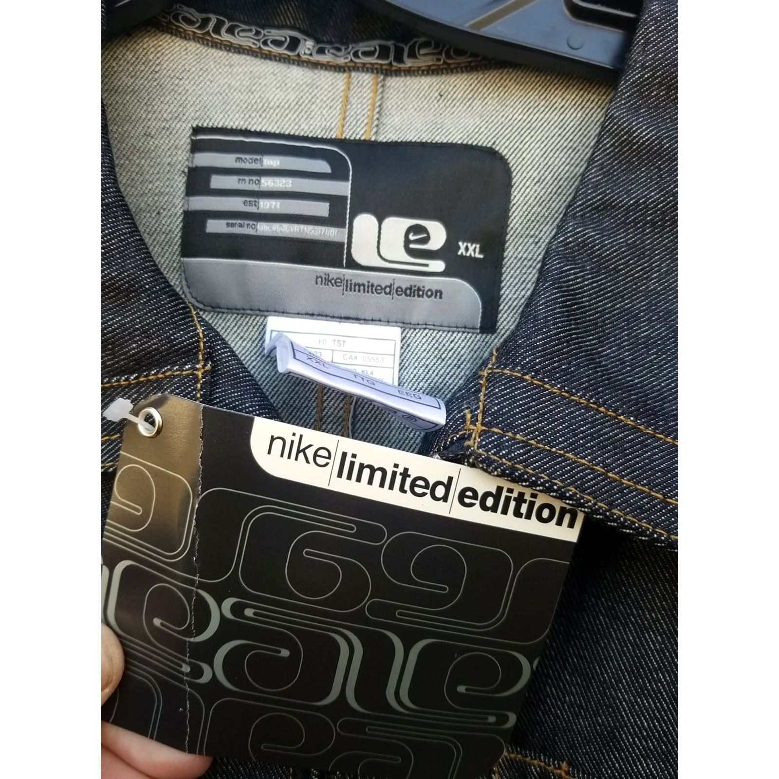 Nike VINTAGE Nike Limited Edition Mens Oversized Denim Jacket XXL Model Size US XXL / EU 58 / 5 - 4 Thumbnail