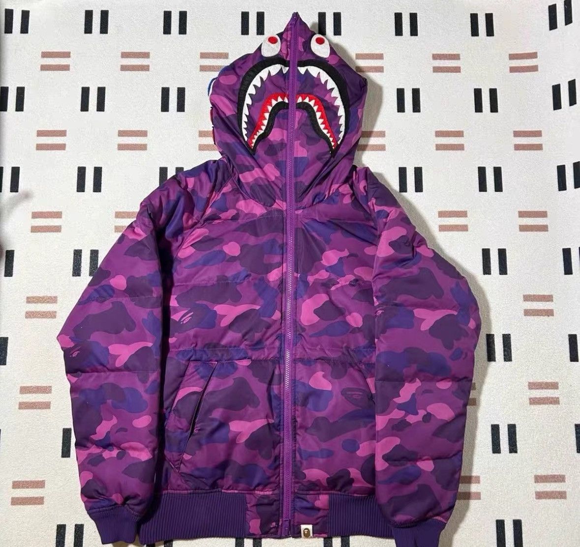 Bape COLOR CAMO SHARK DOWN JACKET Size US L / EU 52-54 / 3 - 1 Thumbnail