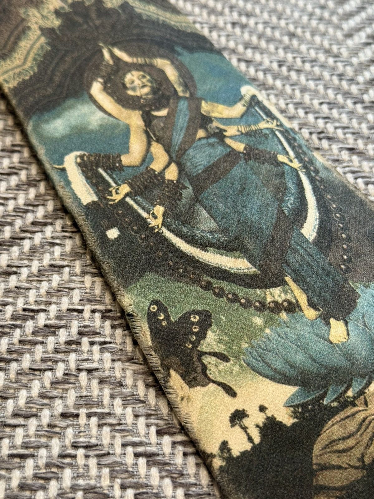 Jean Paul Gaultier Jean Paul Gaultier Vintage Tie goddess and tiger motif Size ONE SIZE - 4 Thumbnail