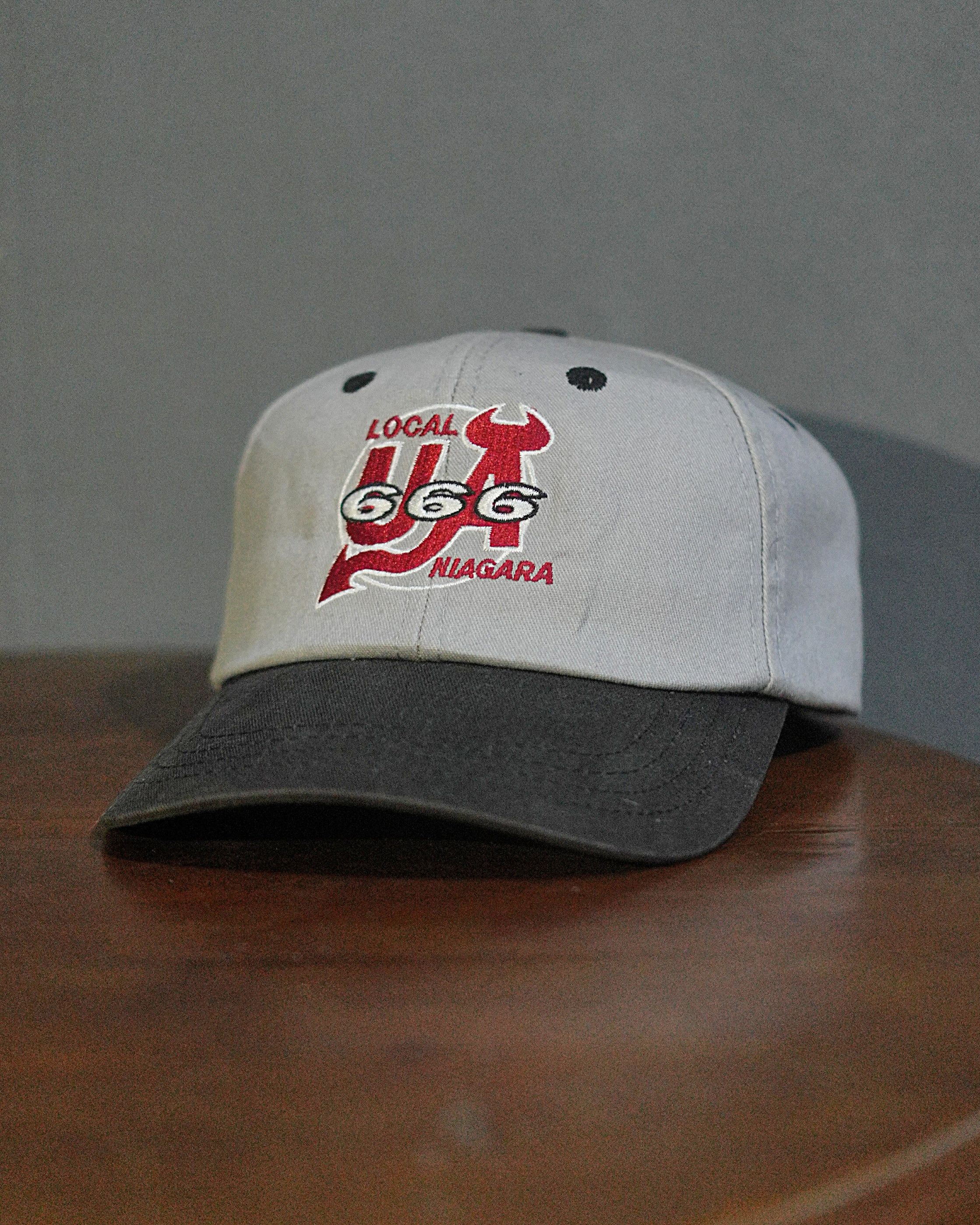 Vintage VINTAGE TWO TONE "UA 666 LOCAL NIAGRA" | UFCW Size ONE SIZE - 1 Thumbnail