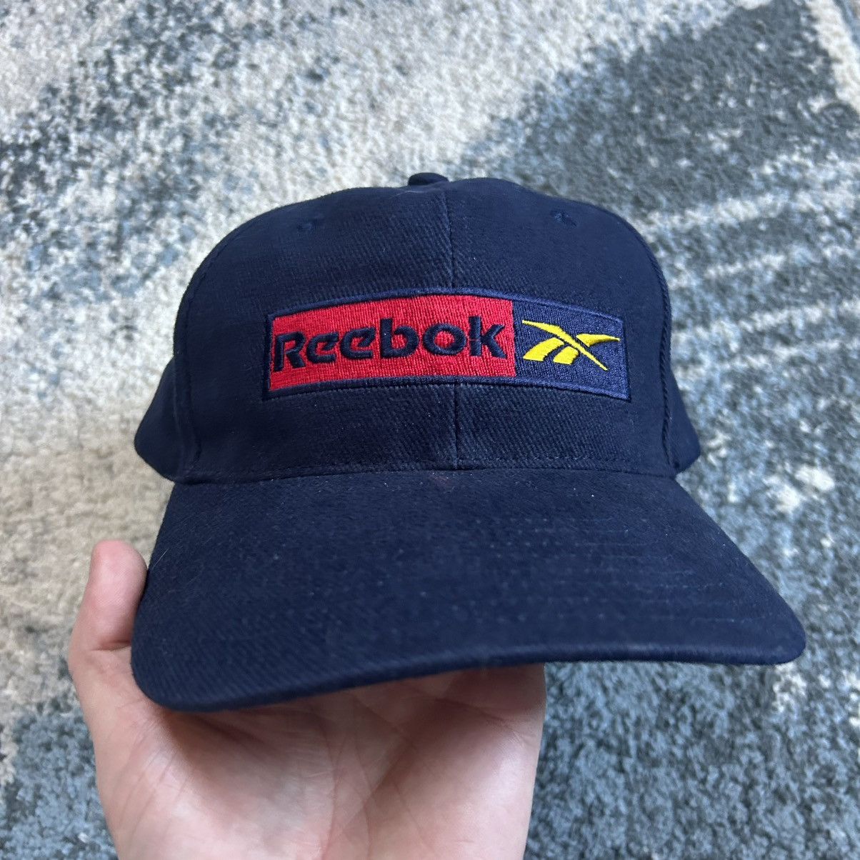 Reebok 90s Y2k Classic Vector Logo FLOCKED CANVAS SNAPBACK CAP NAVY Size ONE SIZE - 4 Thumbnail