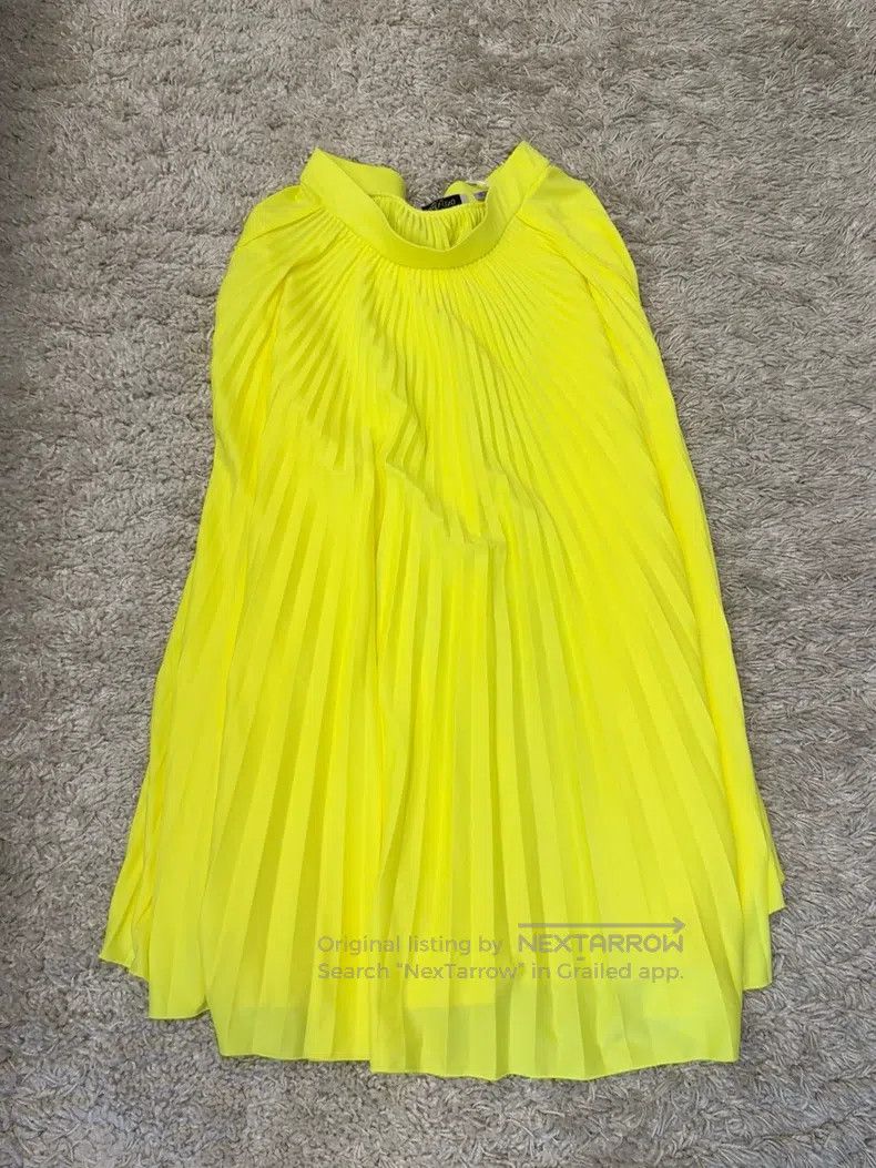 Valentino Valentino Pleated skirt fluorescent yellow Size M / US 6-8 / IT 42-44 - 1 Thumbnail