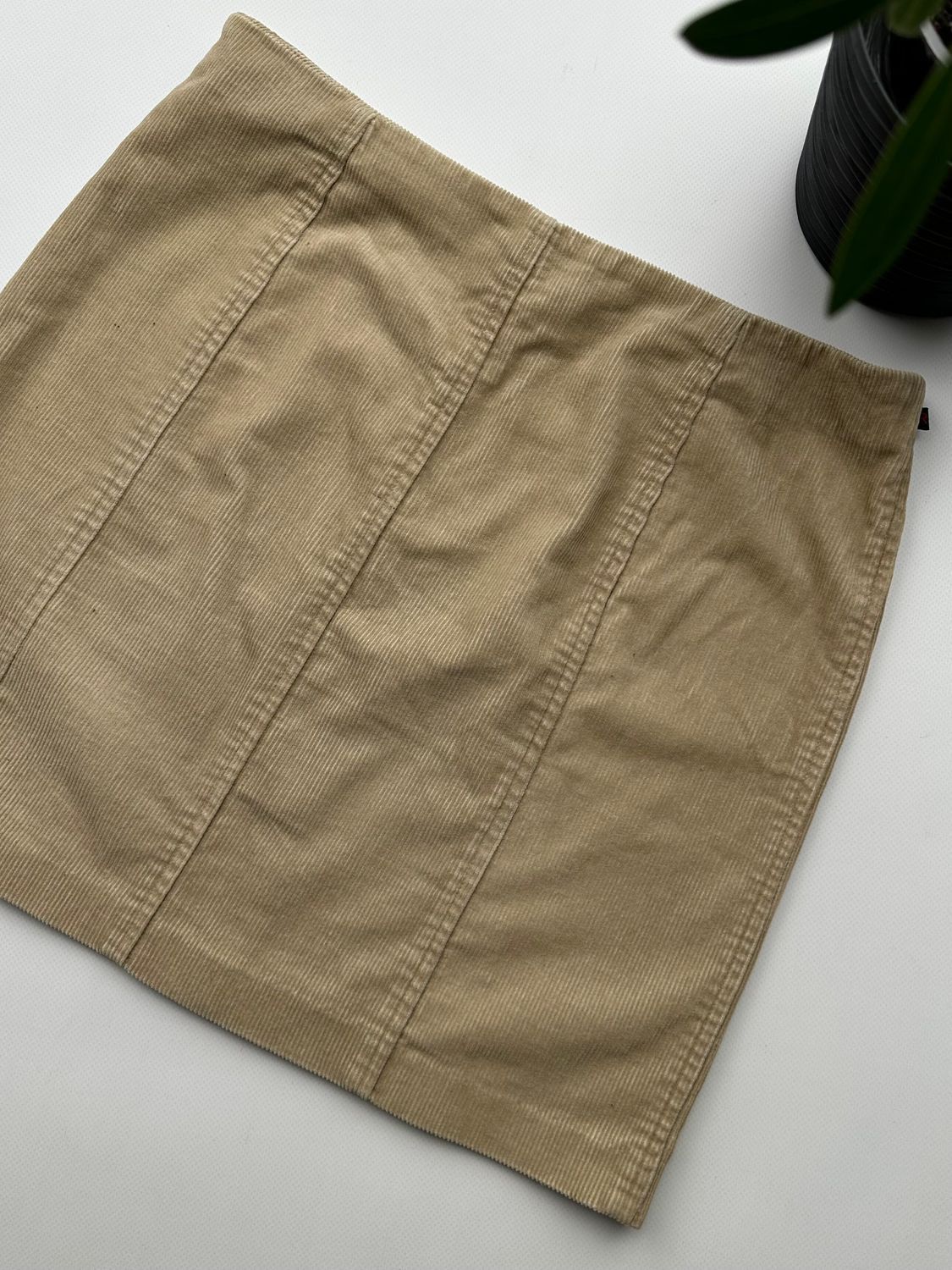 Ralph Lauren Ralph Lauren Vintage Corduroy Mini Skirt (12) Size 28" / US 6 / IT 42 - 7 Thumbnail