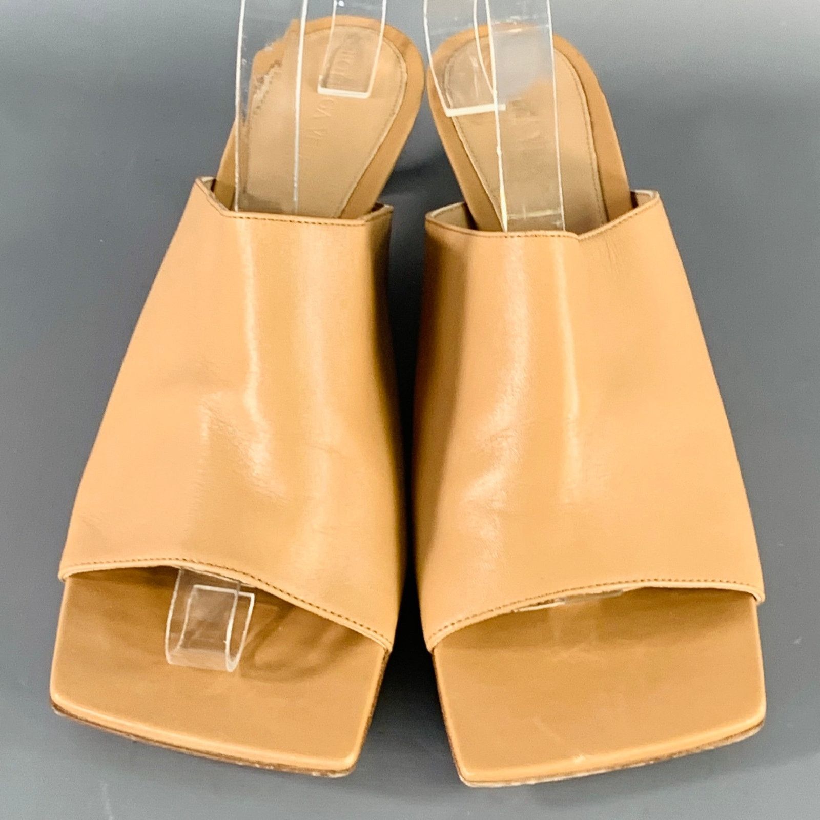 Bottega Veneta BOTTEGA VENETA Tan Leather Toe Kitten Heel Mules Sandals Size US 10 / IT 40 - 4 Thumbnail