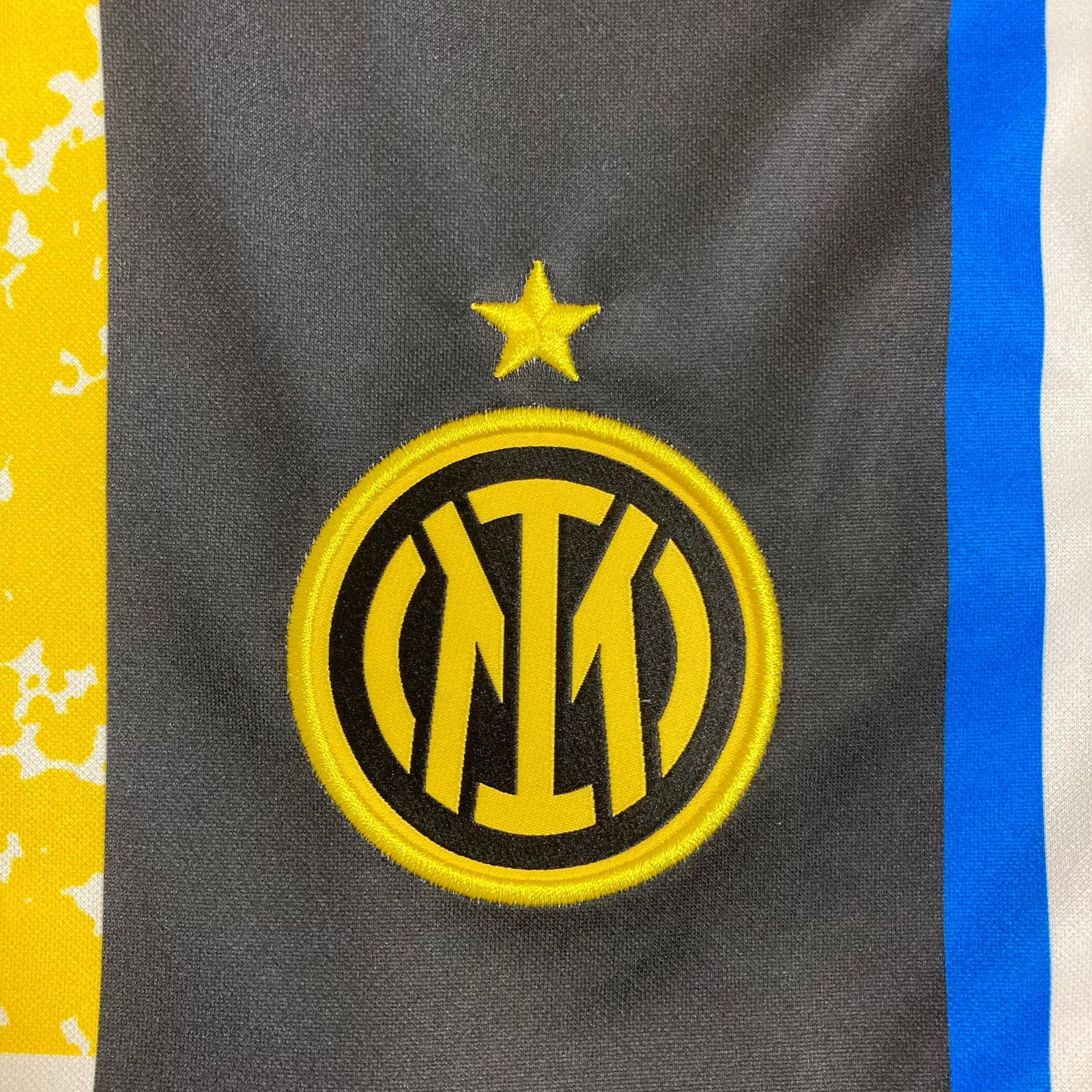 Nike 2020-21 Inter Milan Fourth Nike CV8413-101 Size US S / EU 44-46 / 1 - 4 Thumbnail