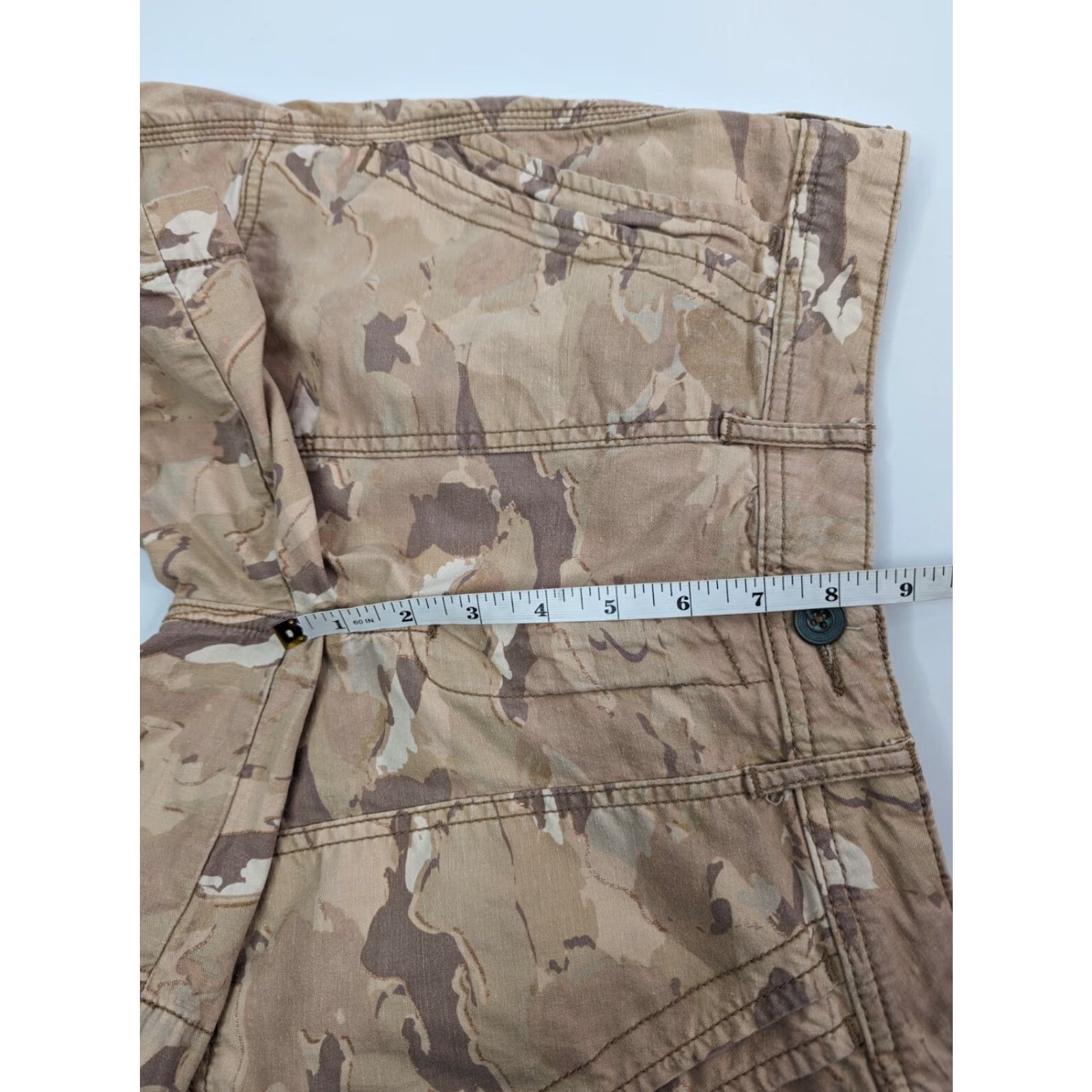 Anthropologie VINTAGE Anthropologie The Wanderer Shorts Size 27 Tan Camo Camoflauge Utility Cargo Size 27" / US 4 / IT 40 - 4 Thumbnail