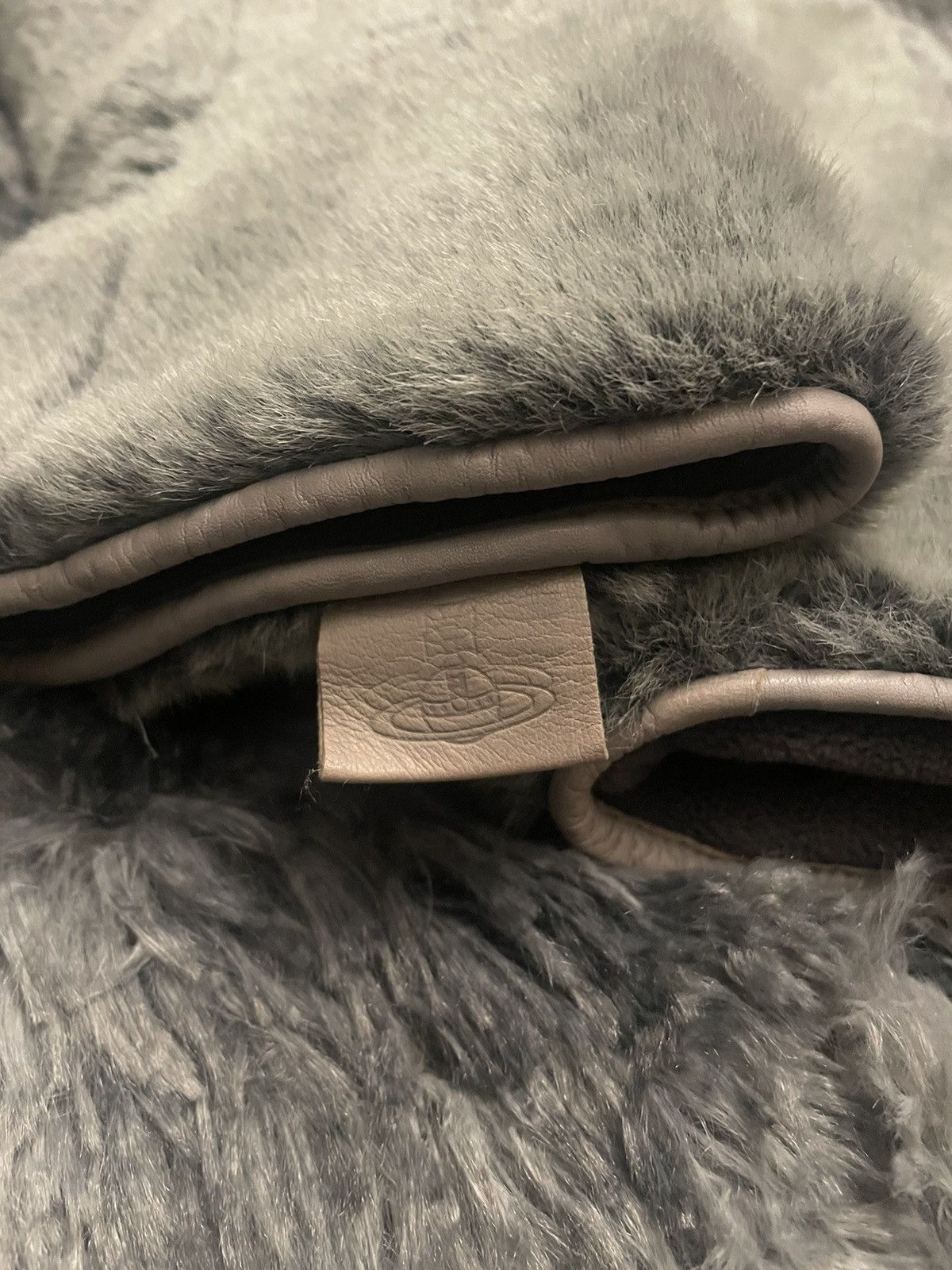 Vivienne Westwood ‘10’s Vivienne Westwood Grey Fur Mittens Size ONE SIZE - 2 Thumbnail