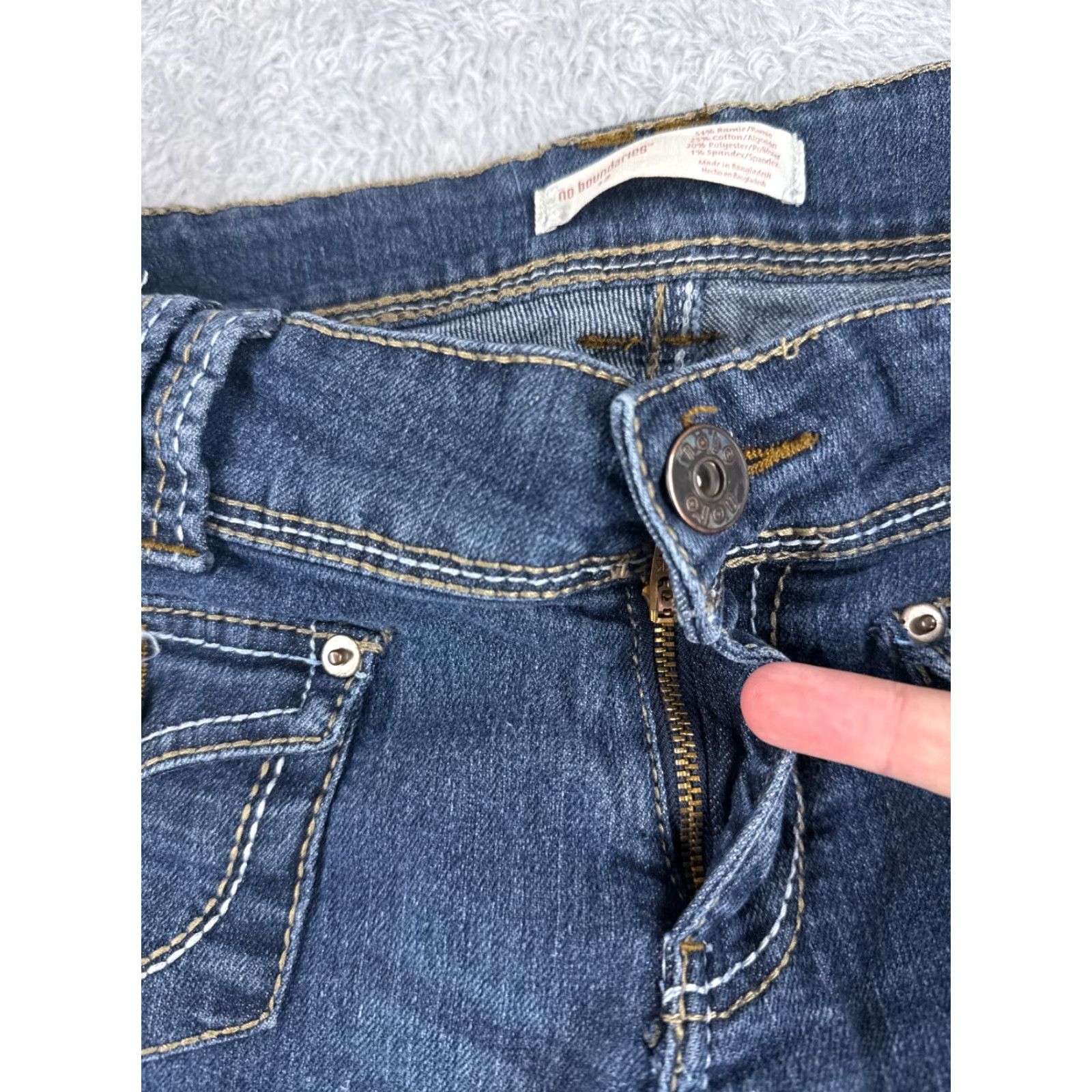 Vintage No Boundaries Jeans Women 13 Blue Denim Flared Low Rise Cotton Blend 30x30 Size 34" / US 12 / IT 48 - 5 Thumbnail