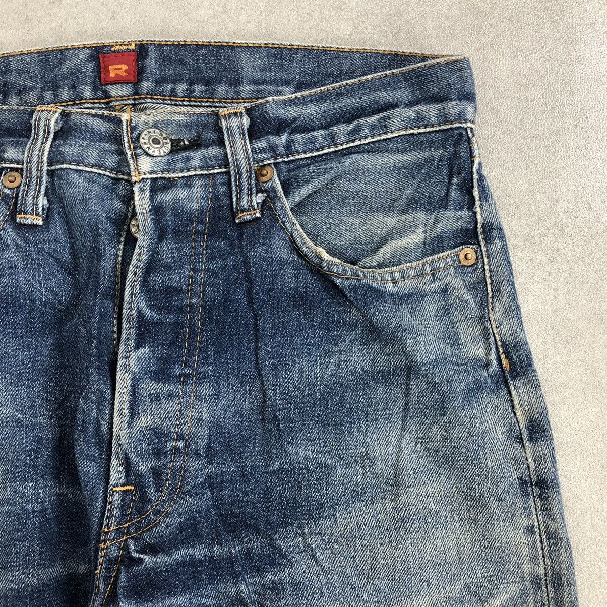 Japanese Brand 🇯🇵 Vintage Resolute 710 Japan Distressed Faded Selvedge Jeans Size US 30 / EU 46 - 7 Thumbnail