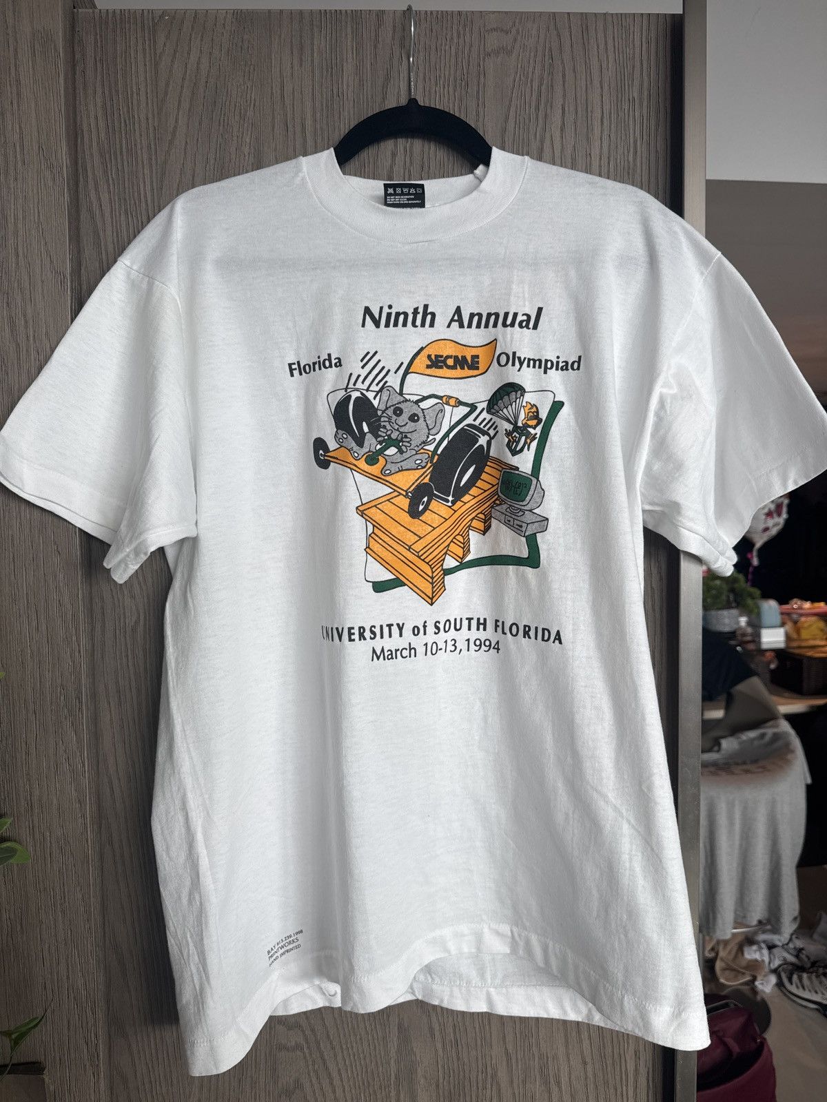 Vintage Vintage 1994 University of South Florida tshirt Size US L / EU 52-54 / 3 - 1 Thumbnail