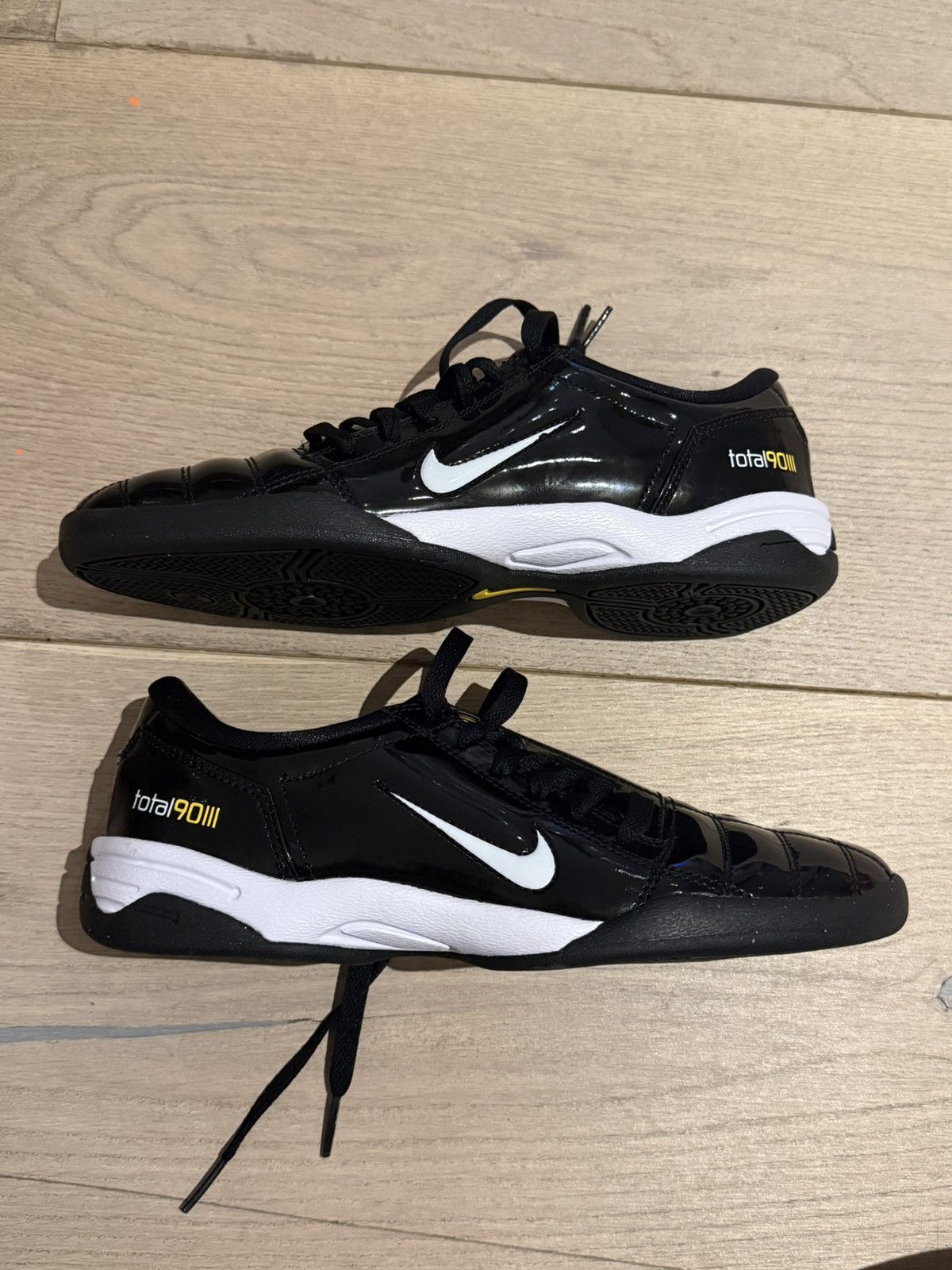 Nike Nike low top sneakers Size US 6.5 / EU 39-40 - 1 Thumbnail