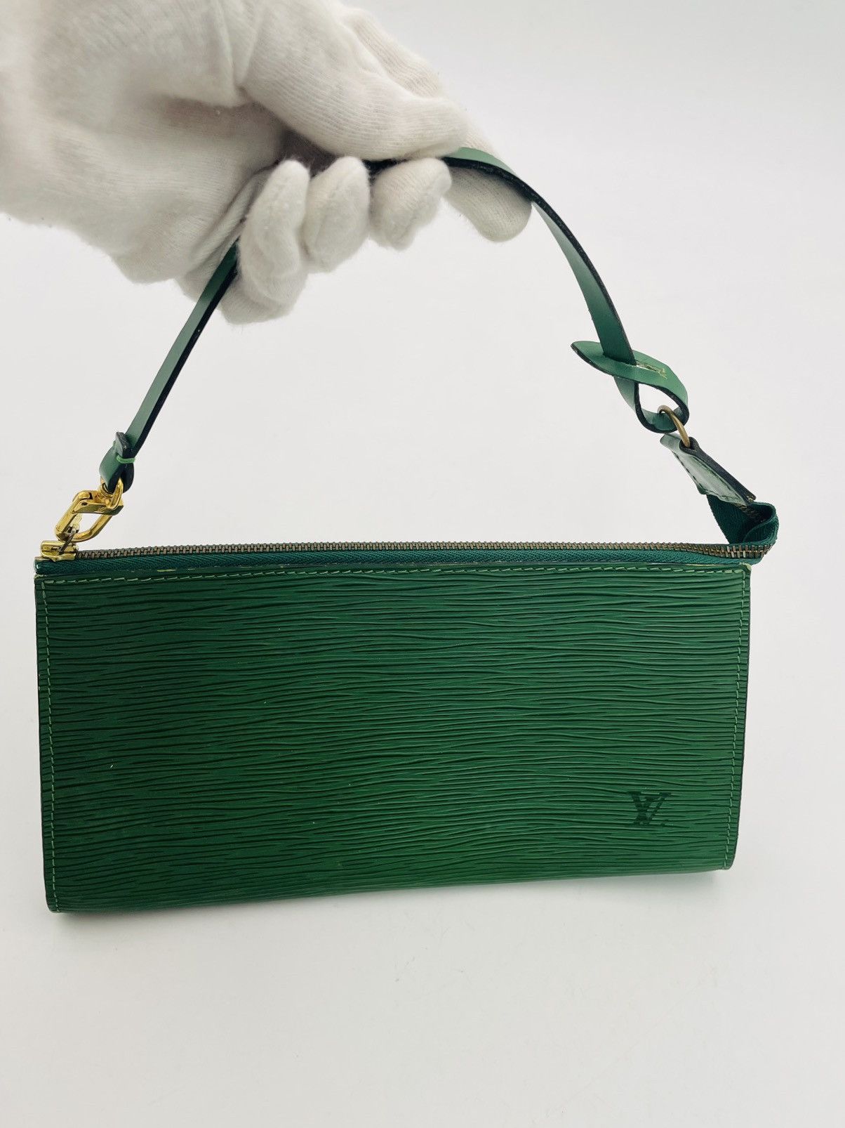 Louis Vuitton Louis Vuitton epi pochette Shoulder bag Size ONE SIZE - 1 Thumbnail