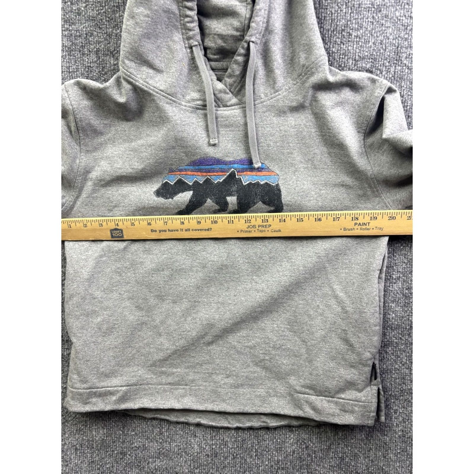 Patagonia Patagonia Hoodie Womens M Pullover Fleece Sweatshirt Bear Graphic Logo Gray Navidad? Size M / US 6-8 / IT 42-44 - 5 Thumbnail