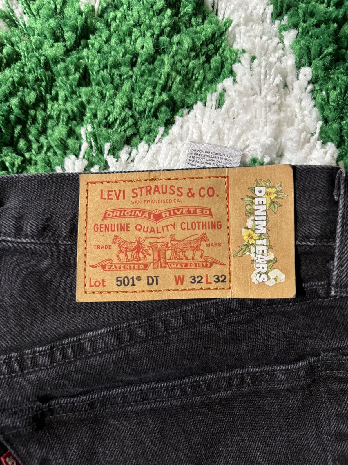 DENIM TEARS Denim Tears Levis 501 Cotton Wreath Denim Jean Black 32 Size US 32 / EU 48 - 4 Thumbnail
