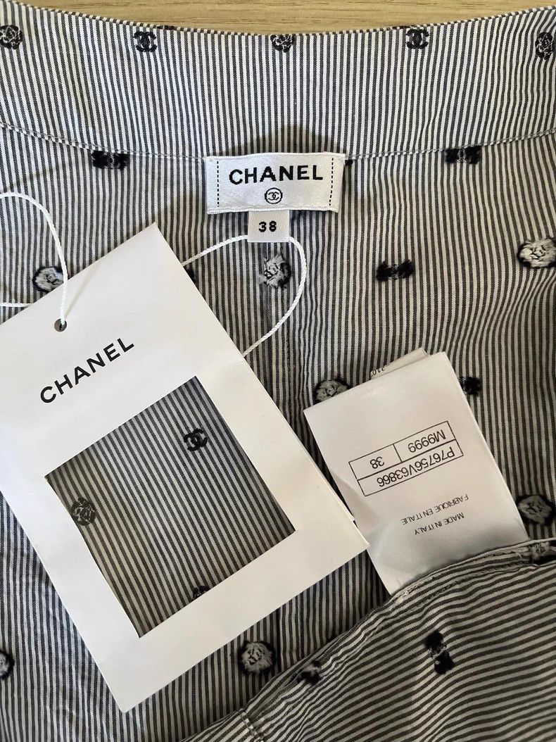 Chanel Chanel 24p small grey shirt Size XS / US 0-2 / IT 36-38 - 3 Thumbnail