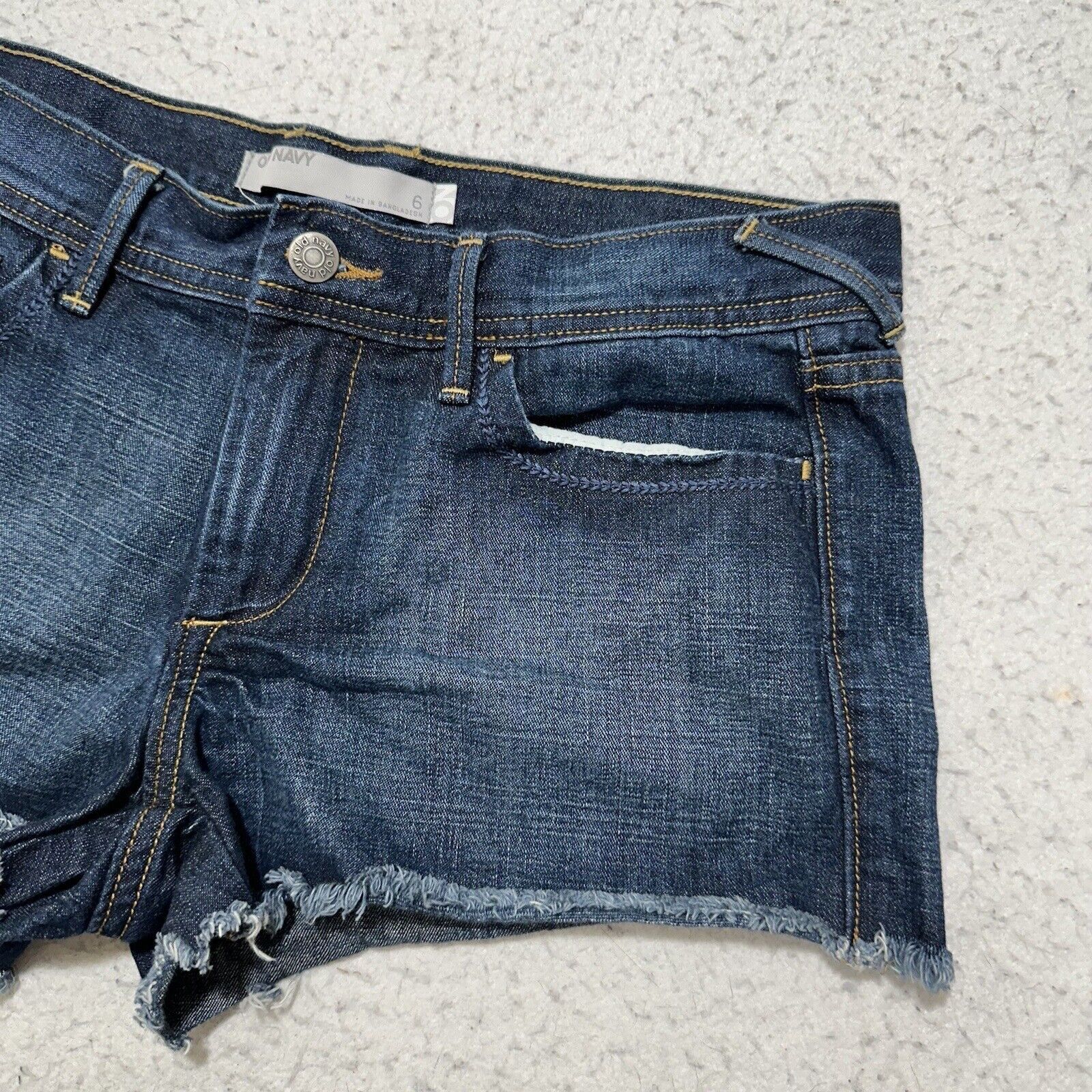 Old Navy Old Navy 6 Mid Rise Jean Denim Shorts Navy Blue 2" Inseam Size 28" / US 6 / IT 42 - 3 Thumbnail