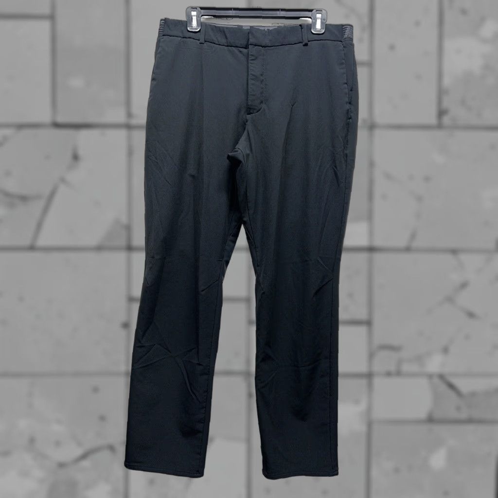 Nike VINTAGE Nike Dri Fit Black Casual Golf Pants Mens 36x30 Size US 36 / EU 52 - 1 Thumbnail