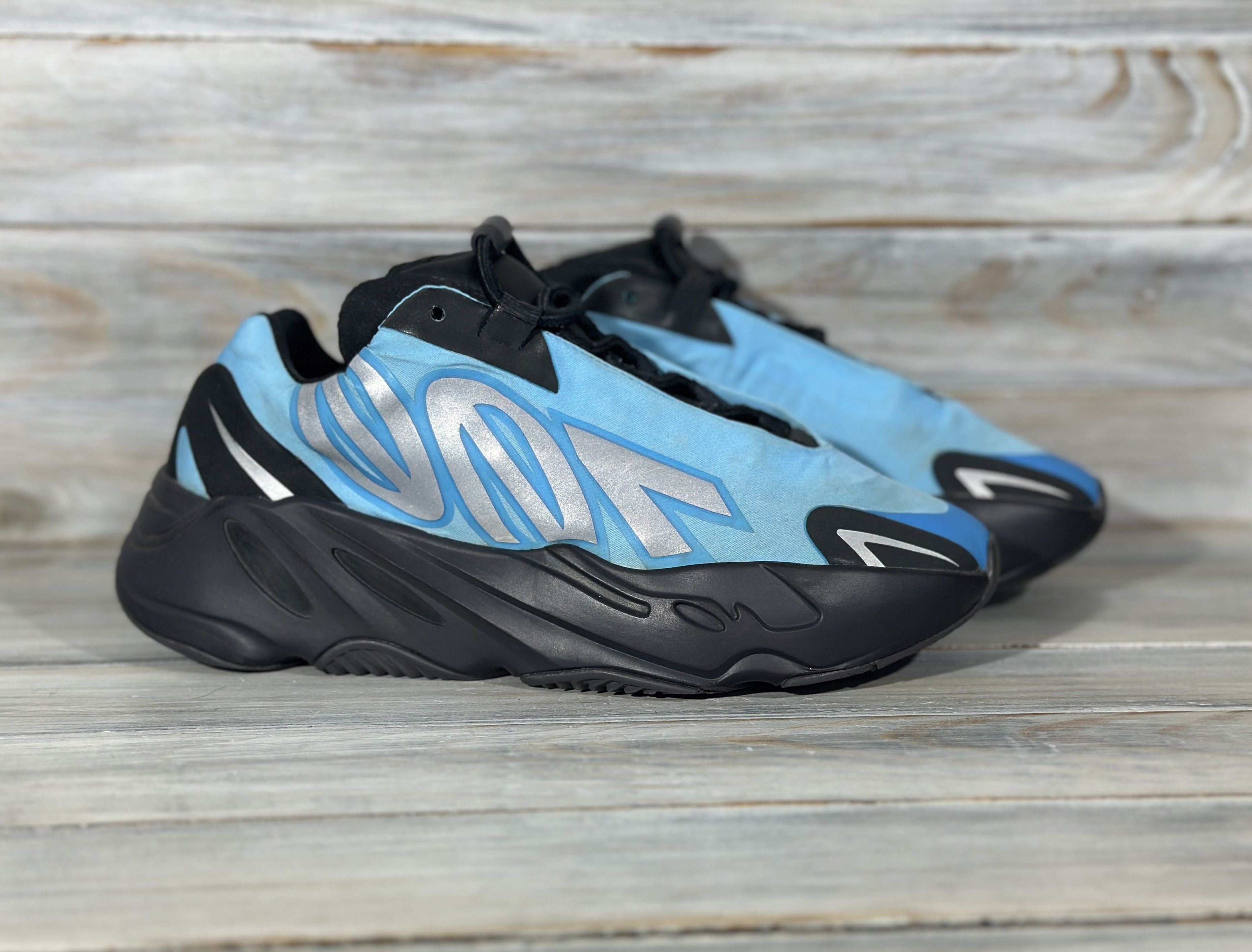 Adidas Adidas Yeezy Boost 700 'Bright Cyan' Kids Sneakers Synthetic Size US 5 / EU 37 - 1 Thumbnail